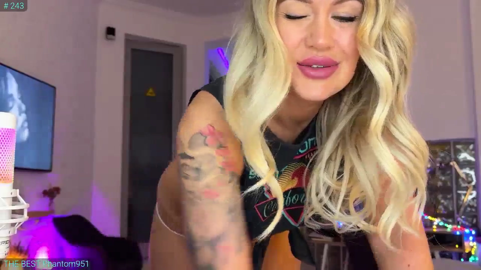 Gallery image thumbnail from AlexiAngel's myfreecams stream on, 08/29/2025, 05:26 image 4 of 20