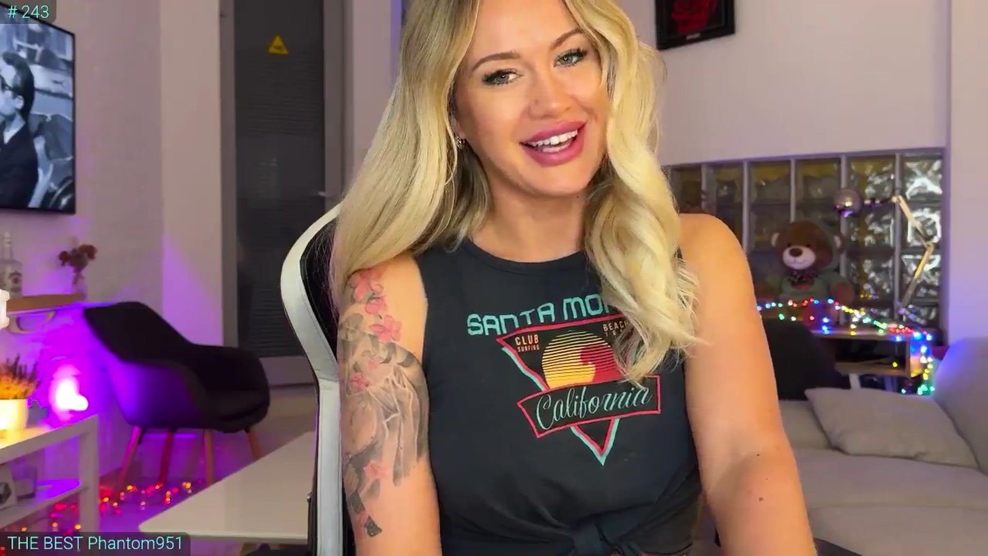 Gallery image thumbnail from AlexiAngel's myfreecams stream on, 08/29/2025, 05:26 image 16 of 20