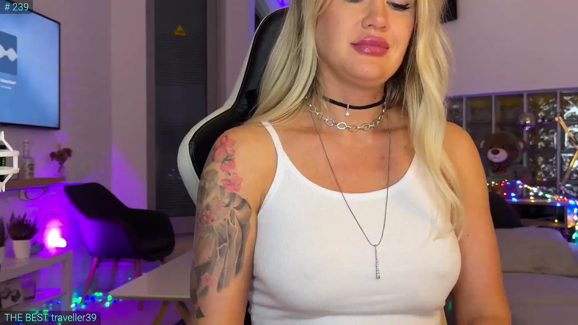 Gallery image thumbnail from AlexiAngel's myfreecams stream on, 08/29/2025, 17:56 image 15 of 20