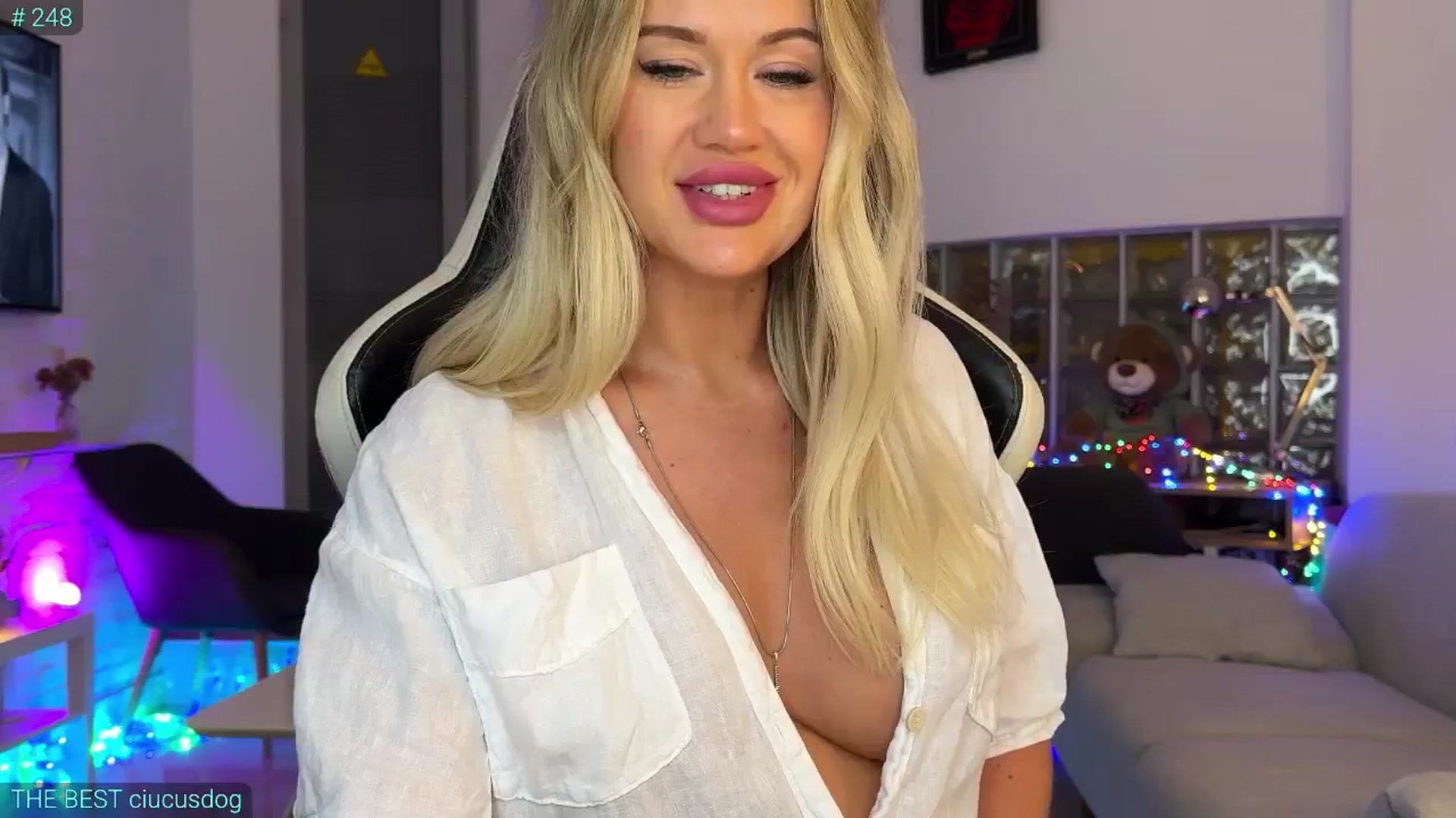 Gallery image thumbnail from AlexiAngel's myfreecams stream on, 08/30/2025, 17:17 image 4 of 20