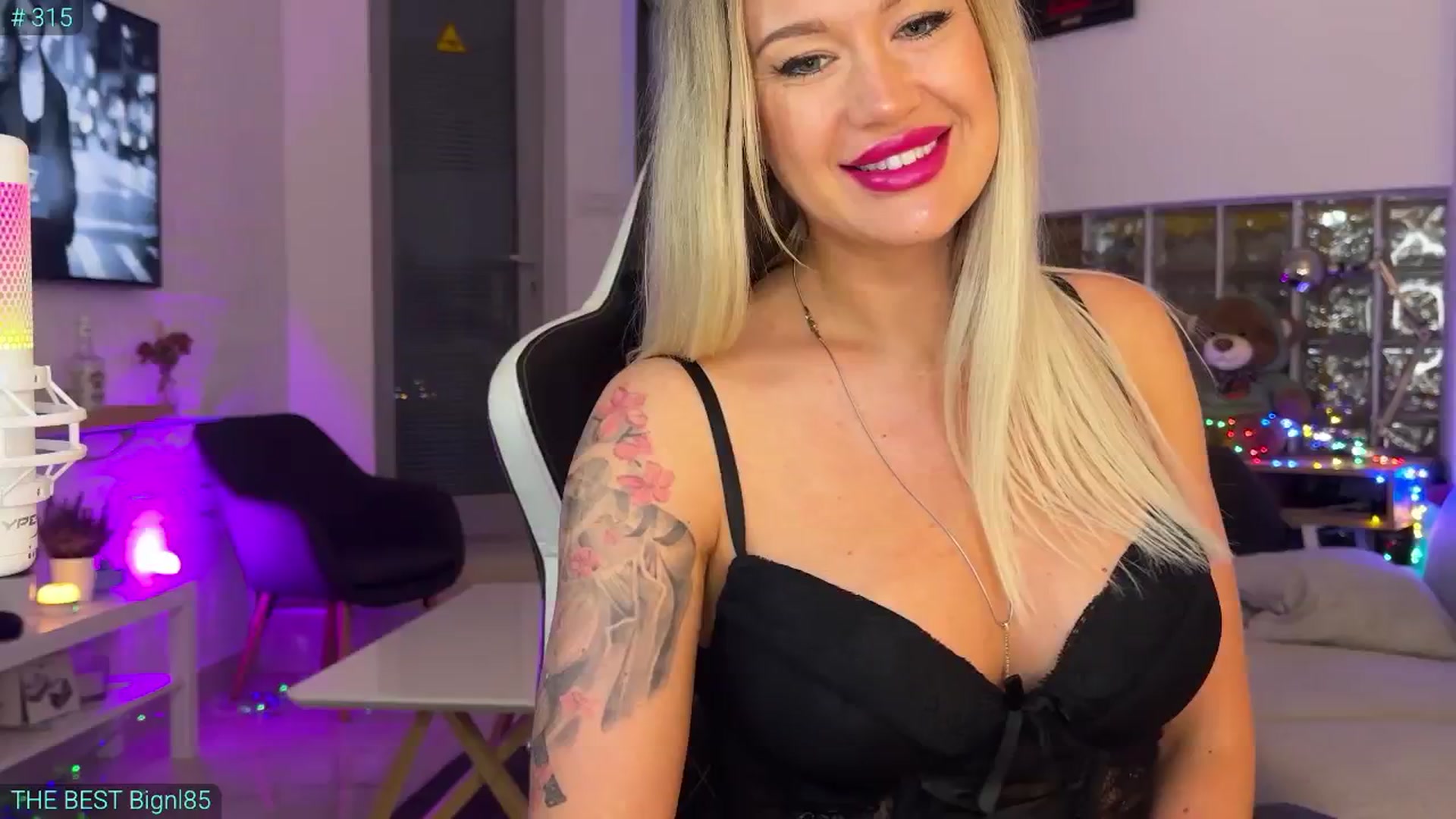 Gallery image thumbnail from AlexiAngel's myfreecams stream on, 09/07/2025, 05:32 image 1 of 20