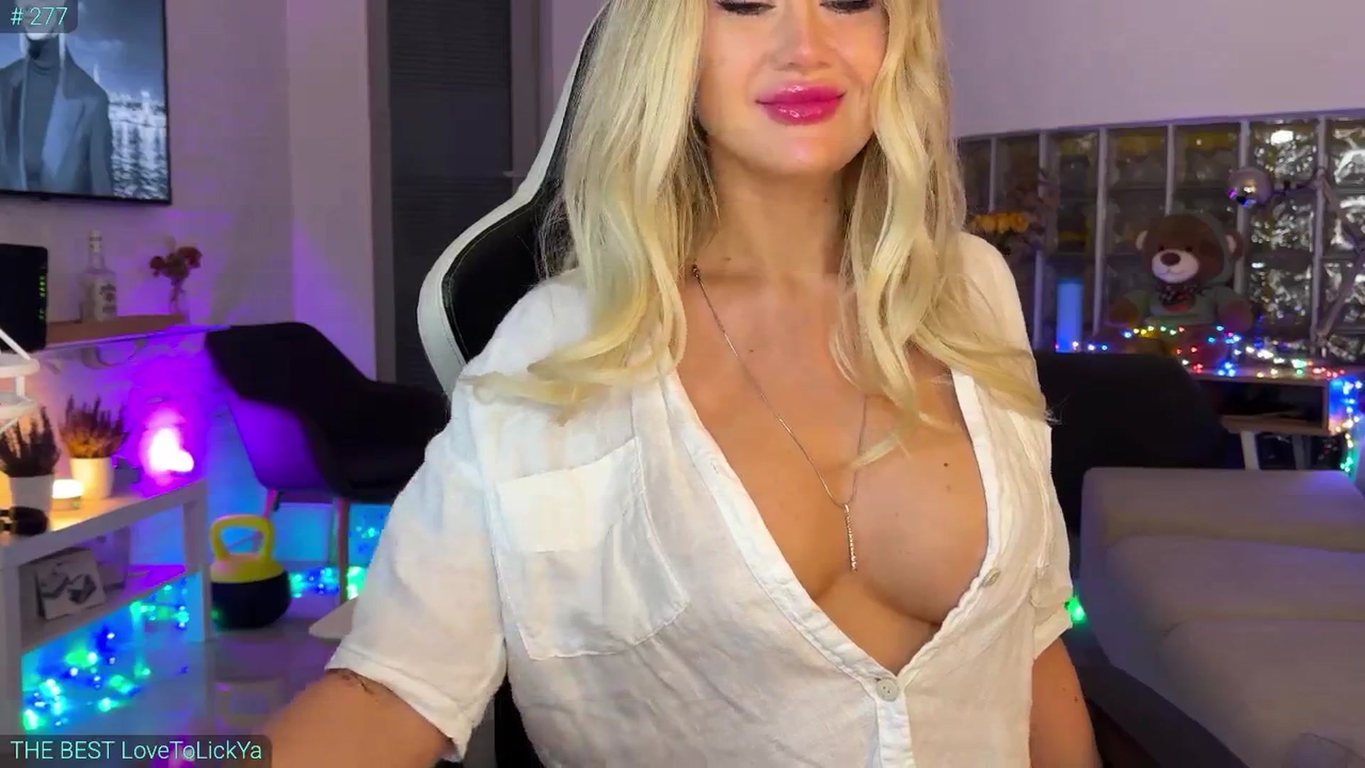 Gallery image thumbnail from AlexiAngel's myfreecams stream on, 09/17/2025, 04:51 image 16 of 20