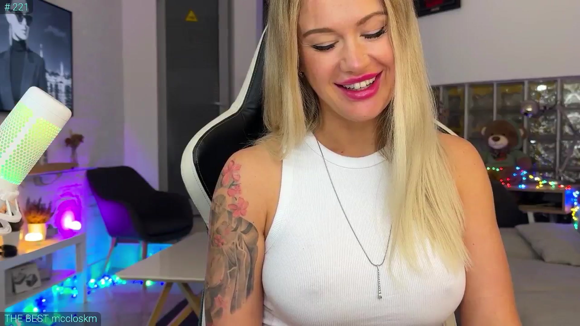 Gallery image thumbnail from AlexiAngel's myfreecams stream on, 09/26/2025, 07:00 image 16 of 20