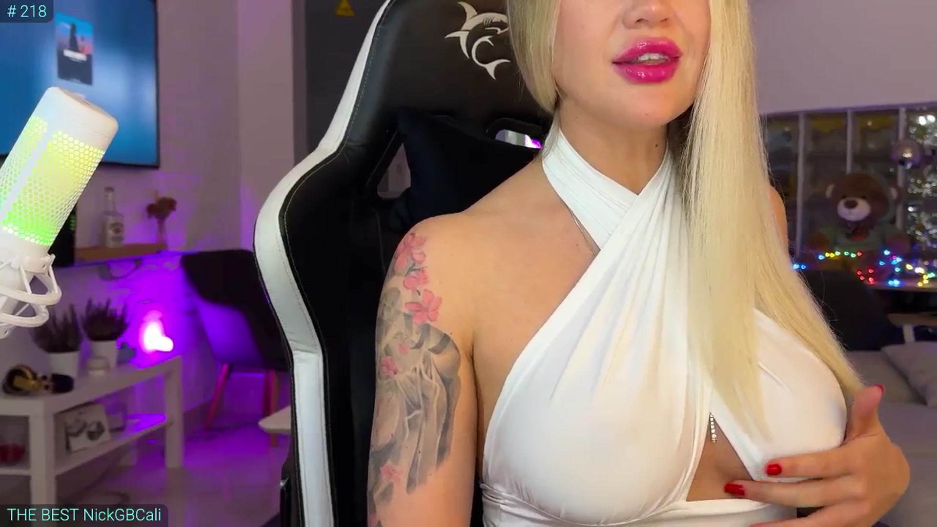 Gallery image thumbnail from AlexiAngel's myfreecams stream on, 09/29/2025, 06:07 image 14 of 20