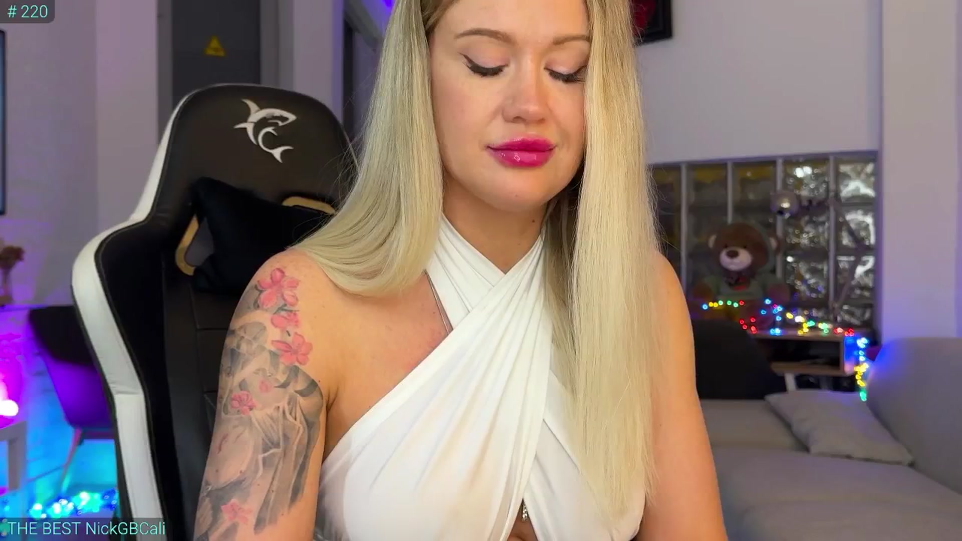 Gallery image thumbnail from AlexiAngel's myfreecams stream on, 09/29/2025, 07:01 image 18 of 20