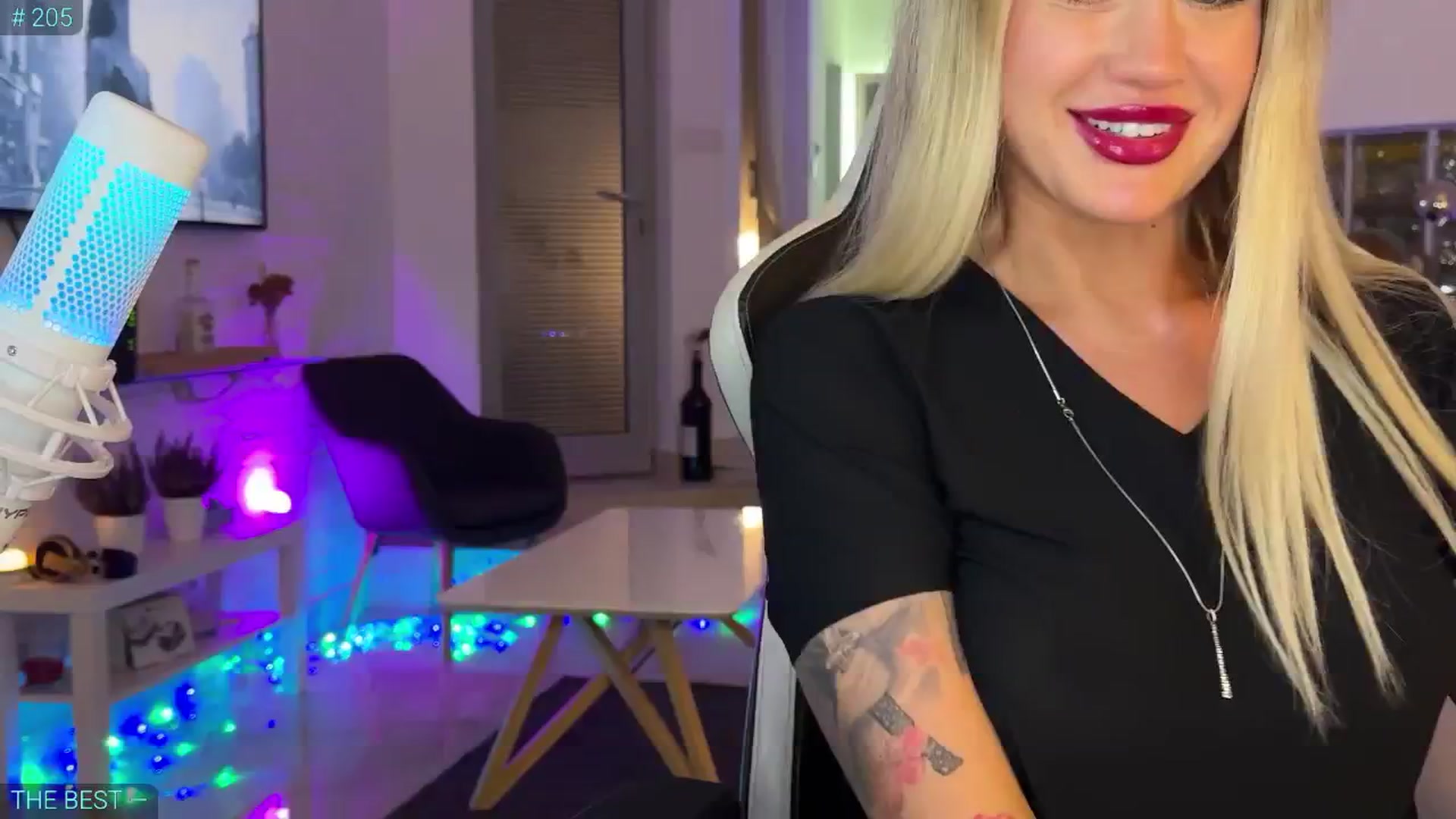 Gallery image thumbnail from AlexiAngel's myfreecams stream on, 09/30/2025, 17:31 image 11 of 20
