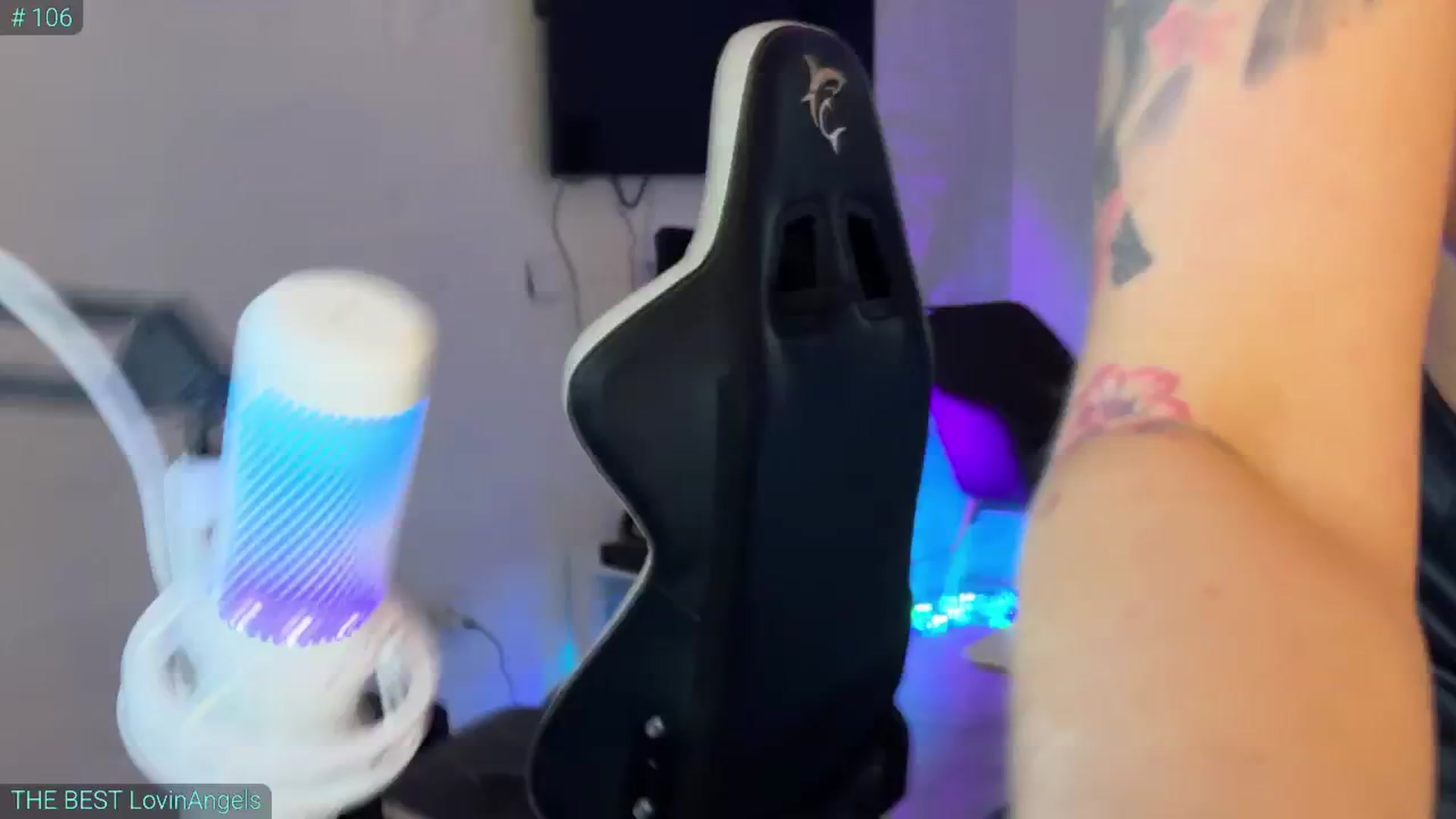 Gallery image thumbnail from AlexiAngel's myfreecams stream on, 10/01/2025, 17:06 image 14 of 20