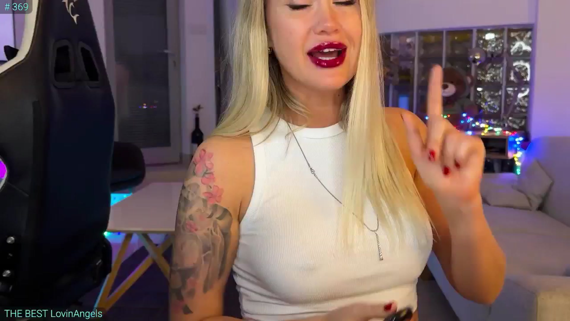 Gallery image thumbnail from AlexiAngel's myfreecams stream on, 10/01/2025, 17:06 image 11 of 20