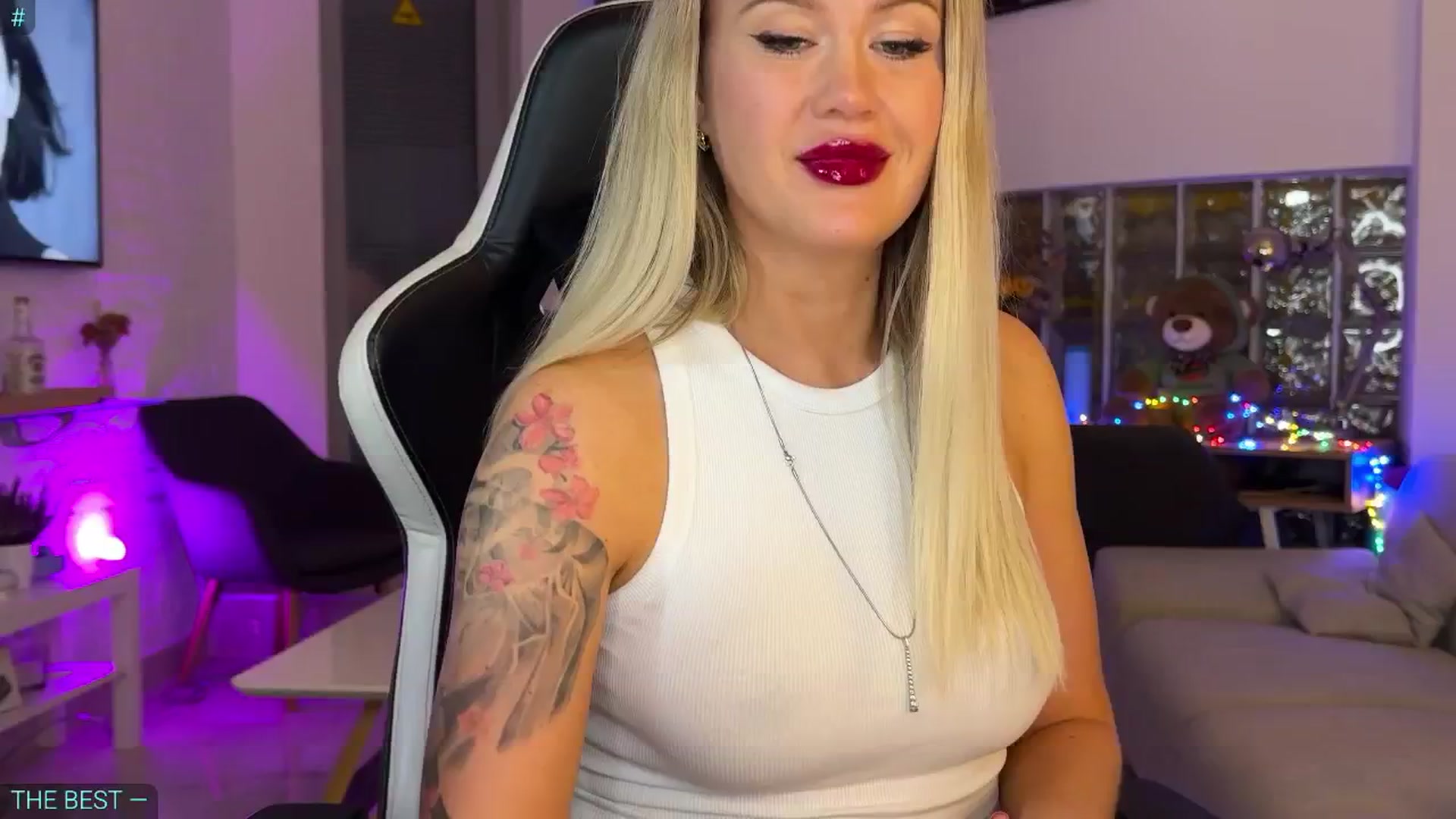 Gallery image thumbnail from AlexiAngel's myfreecams stream on, 10/01/2025, 17:06 image 2 of 20