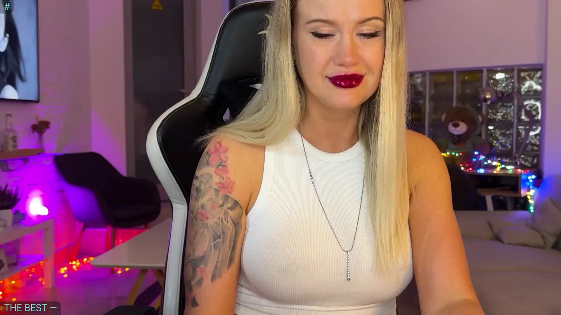 Gallery image thumbnail from AlexiAngel's myfreecams stream on, 10/01/2025, 17:06 image 4 of 20