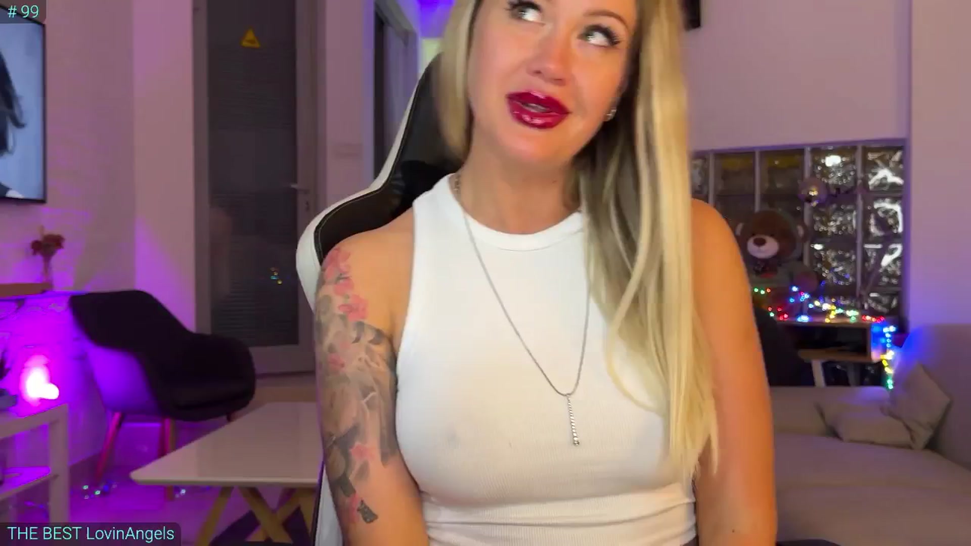 Gallery image thumbnail from AlexiAngel's myfreecams stream on, 10/01/2025, 17:22 image 20 of 20