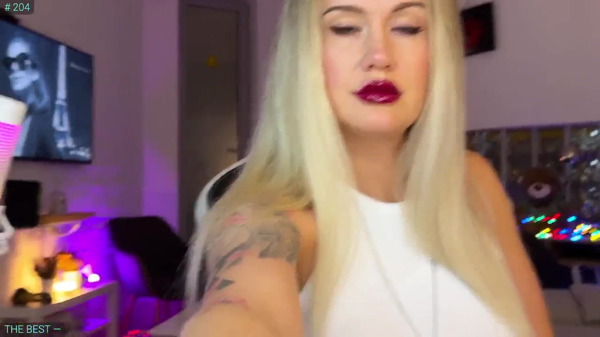 Gallery image thumbnail from AlexiAngel's myfreecams stream on, 10/06/2025, 16:20 image 6 of 20