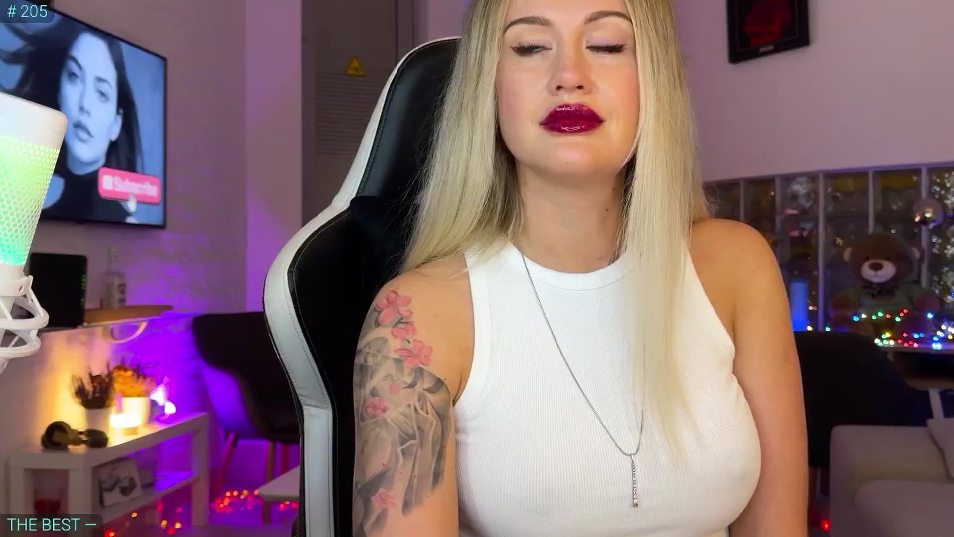 Gallery image thumbnail from AlexiAngel's myfreecams stream on, 10/06/2025, 16:37 image 8 of 20