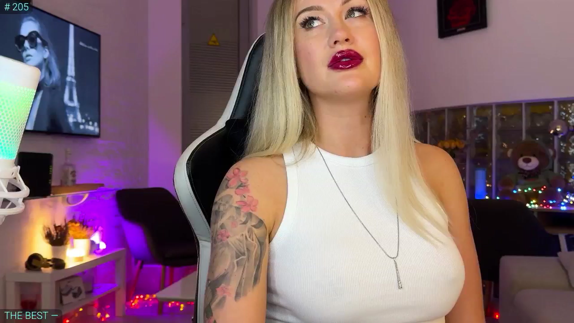 Gallery image thumbnail from AlexiAngel's myfreecams stream on, 10/06/2025, 16:37 image 4 of 20