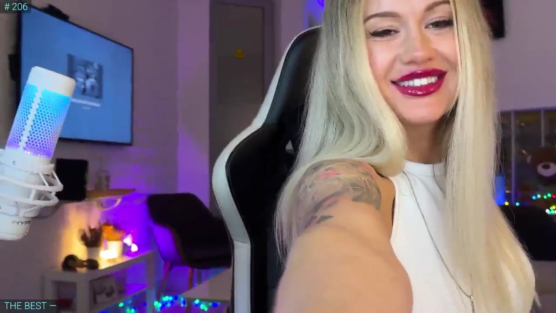 Gallery image thumbnail from AlexiAngel's myfreecams stream on, 10/06/2025, 17:12 image 18 of 20