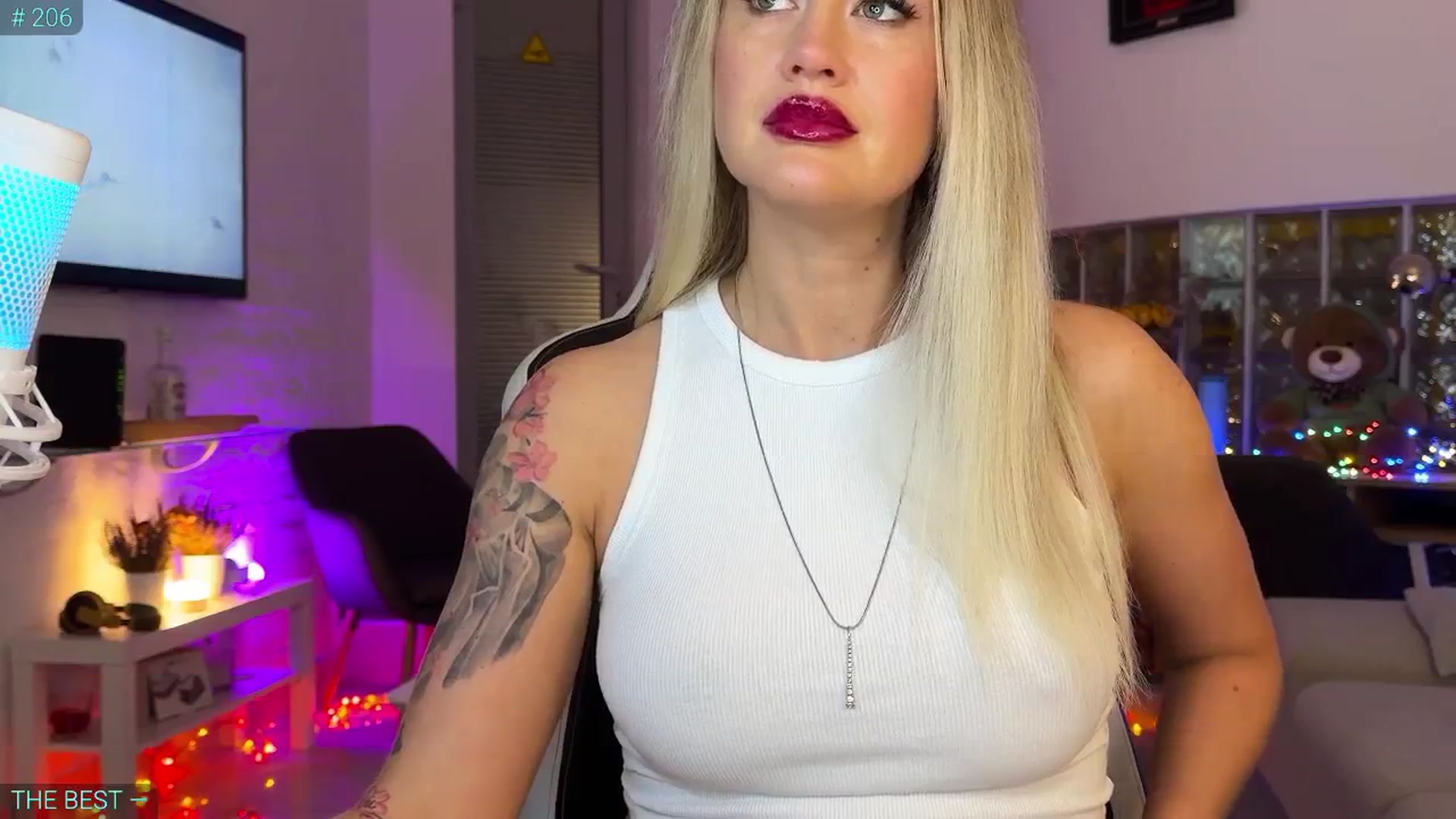 Gallery image thumbnail from AlexiAngel's myfreecams stream on, 10/06/2025, 17:12 image 9 of 20