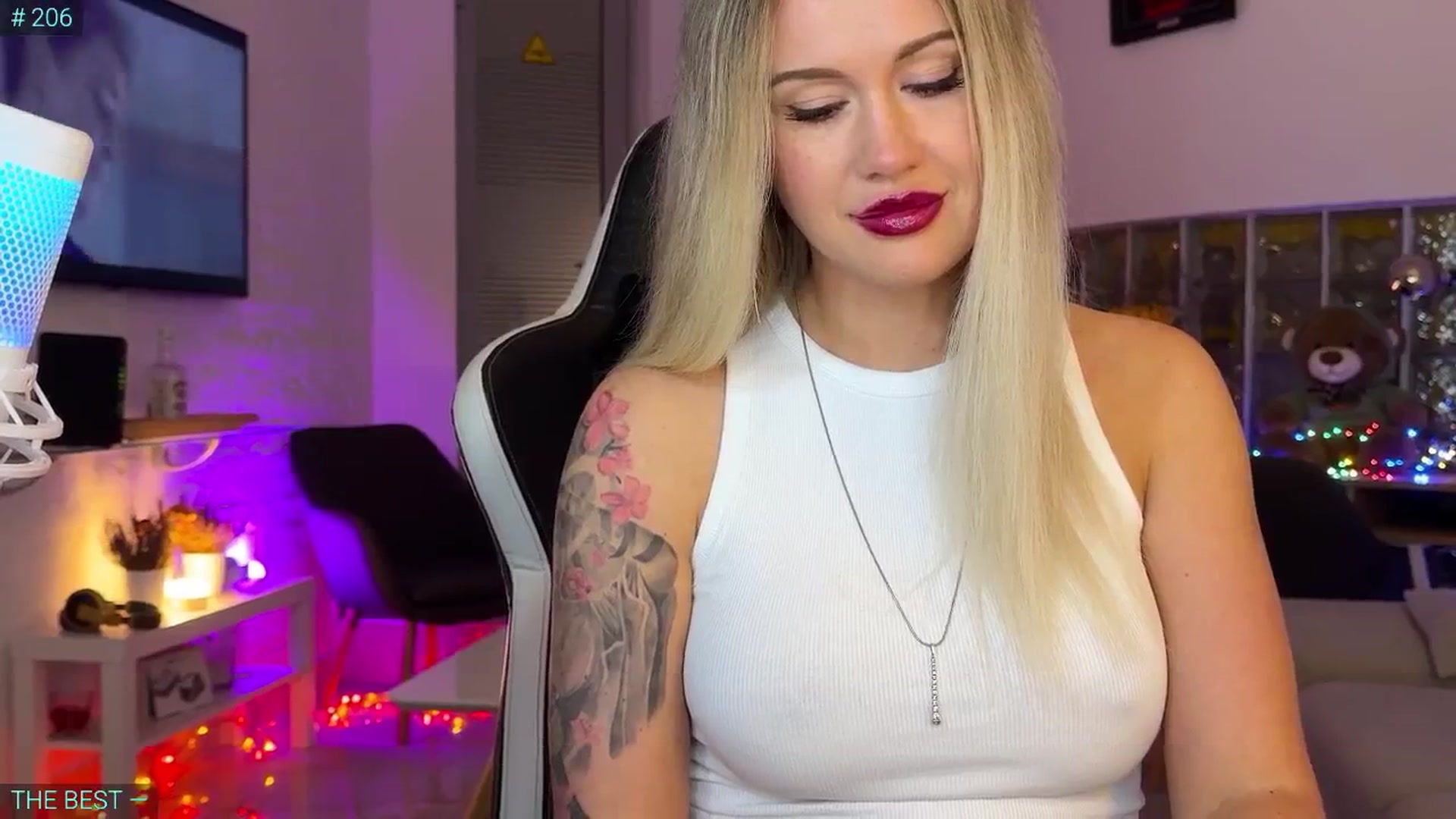 Gallery image thumbnail from AlexiAngel's myfreecams stream on, 10/06/2025, 17:12 image 12 of 20