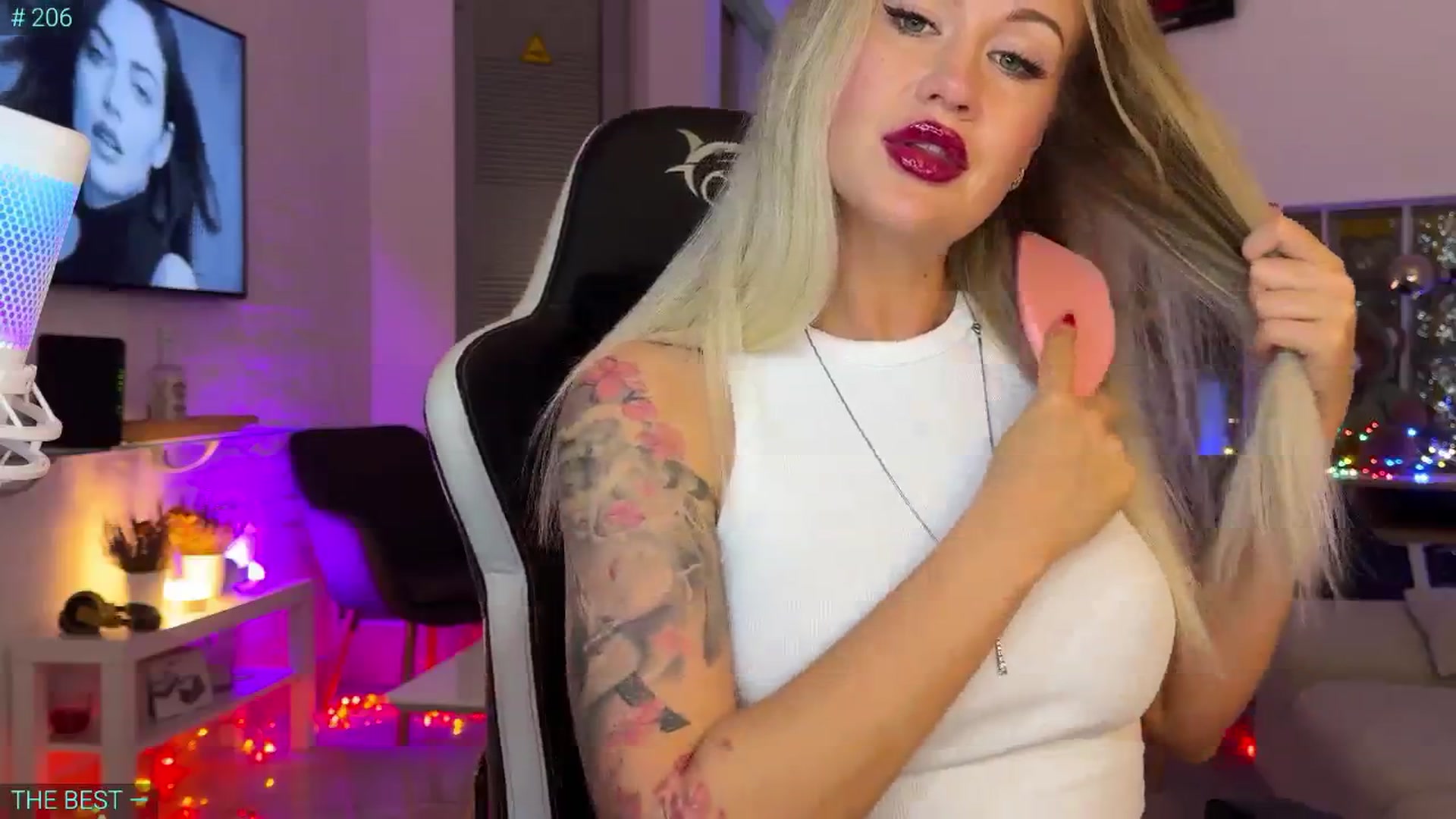 Gallery image thumbnail from AlexiAngel's myfreecams stream on, 10/06/2025, 17:12 image 8 of 20