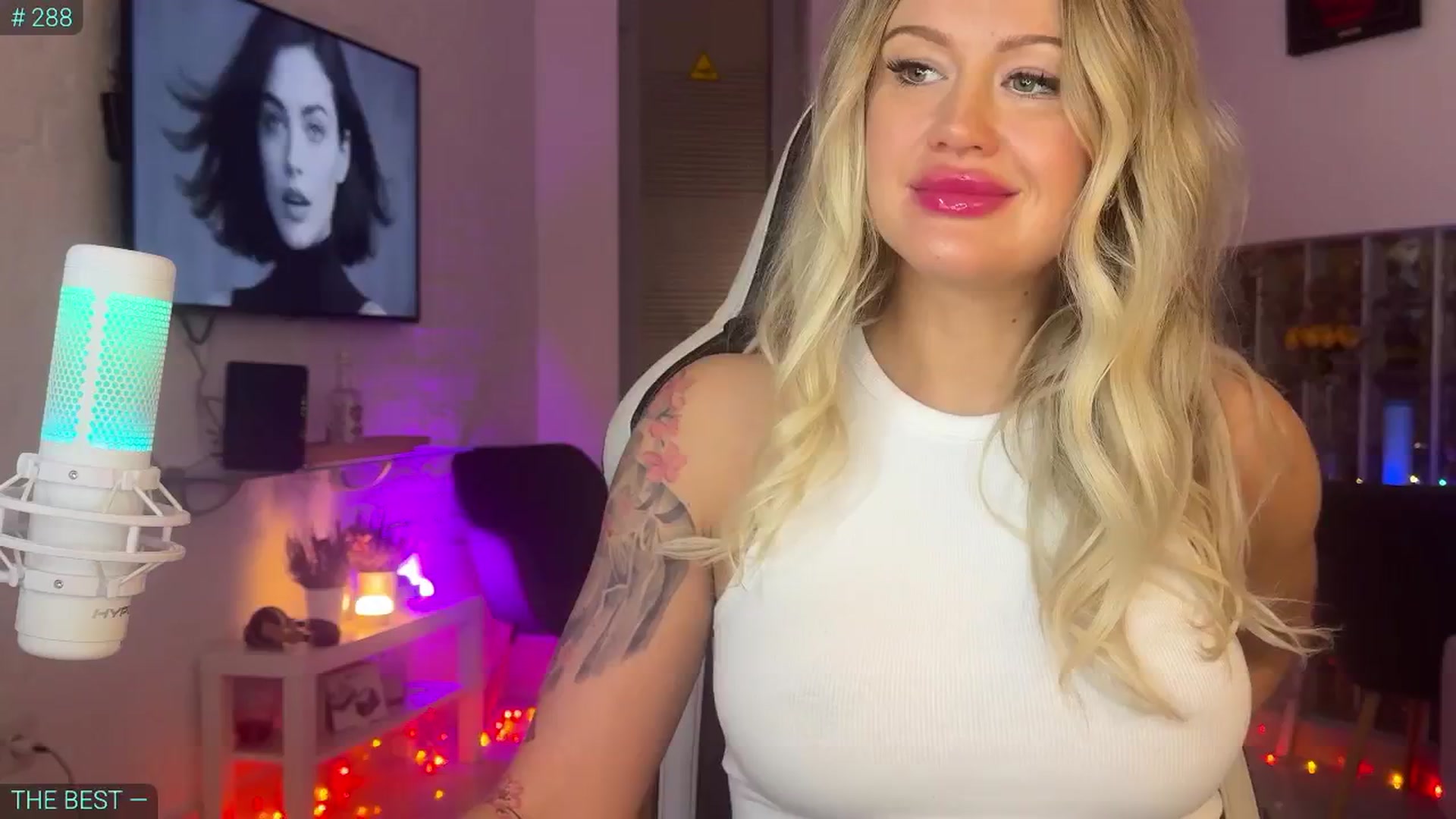 Gallery image thumbnail from AlexiAngel's myfreecams stream on, 10/12/2025, 17:10 image 5 of 20