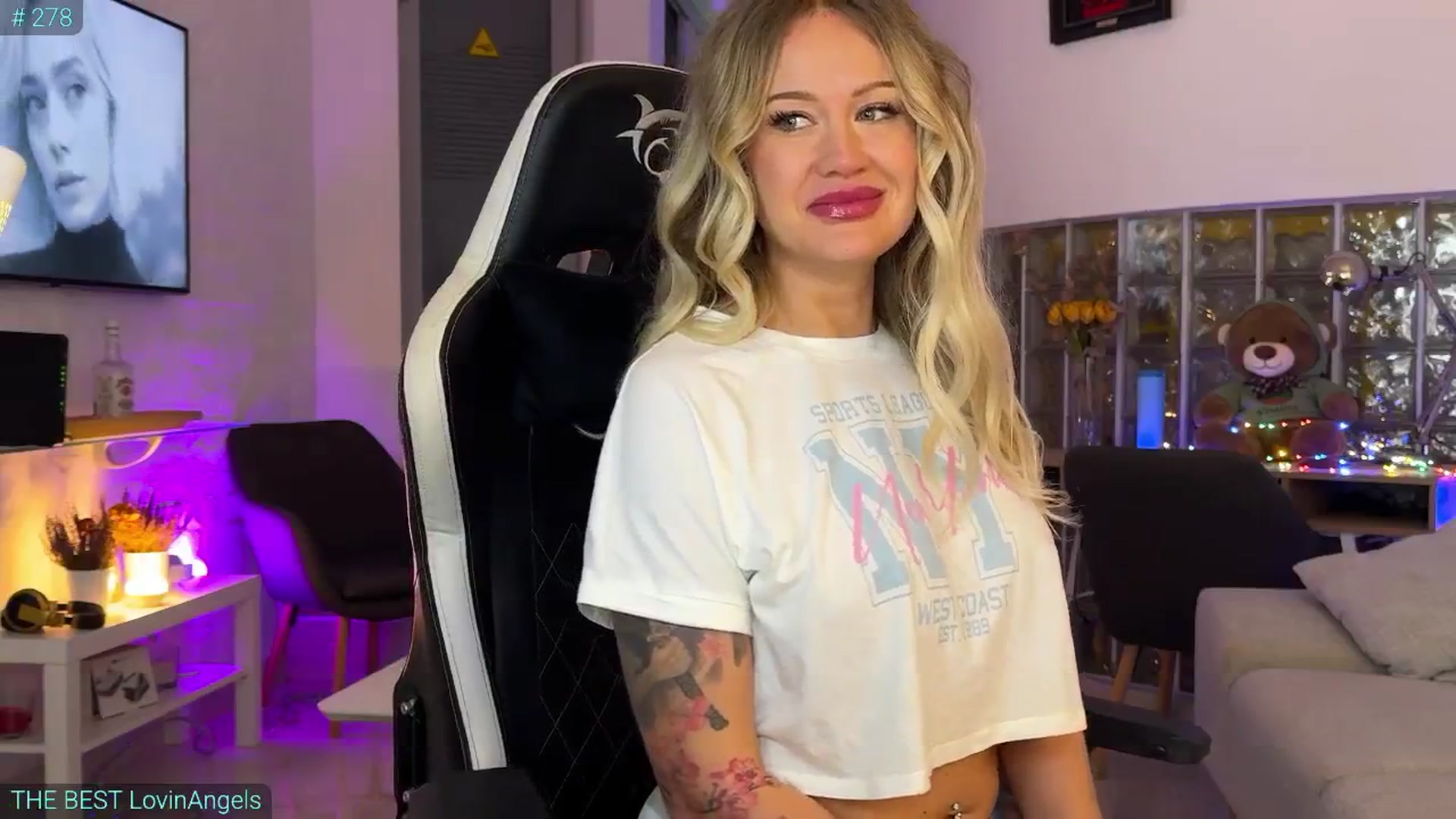 Gallery image thumbnail from AlexiAngel's myfreecams stream on, 10/14/2025, 05:41 image 8 of 20