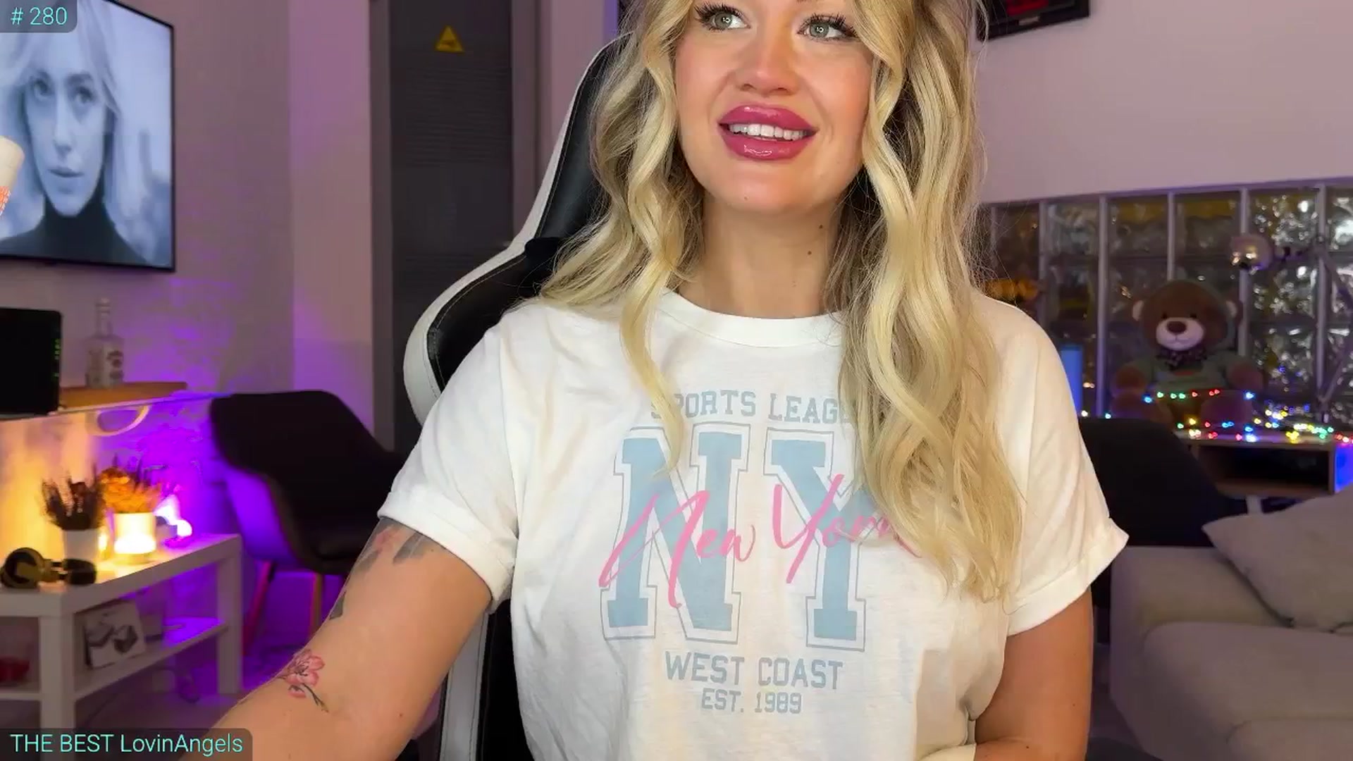 Gallery image thumbnail from AlexiAngel's myfreecams stream on, 10/14/2025, 05:41 image 4 of 20