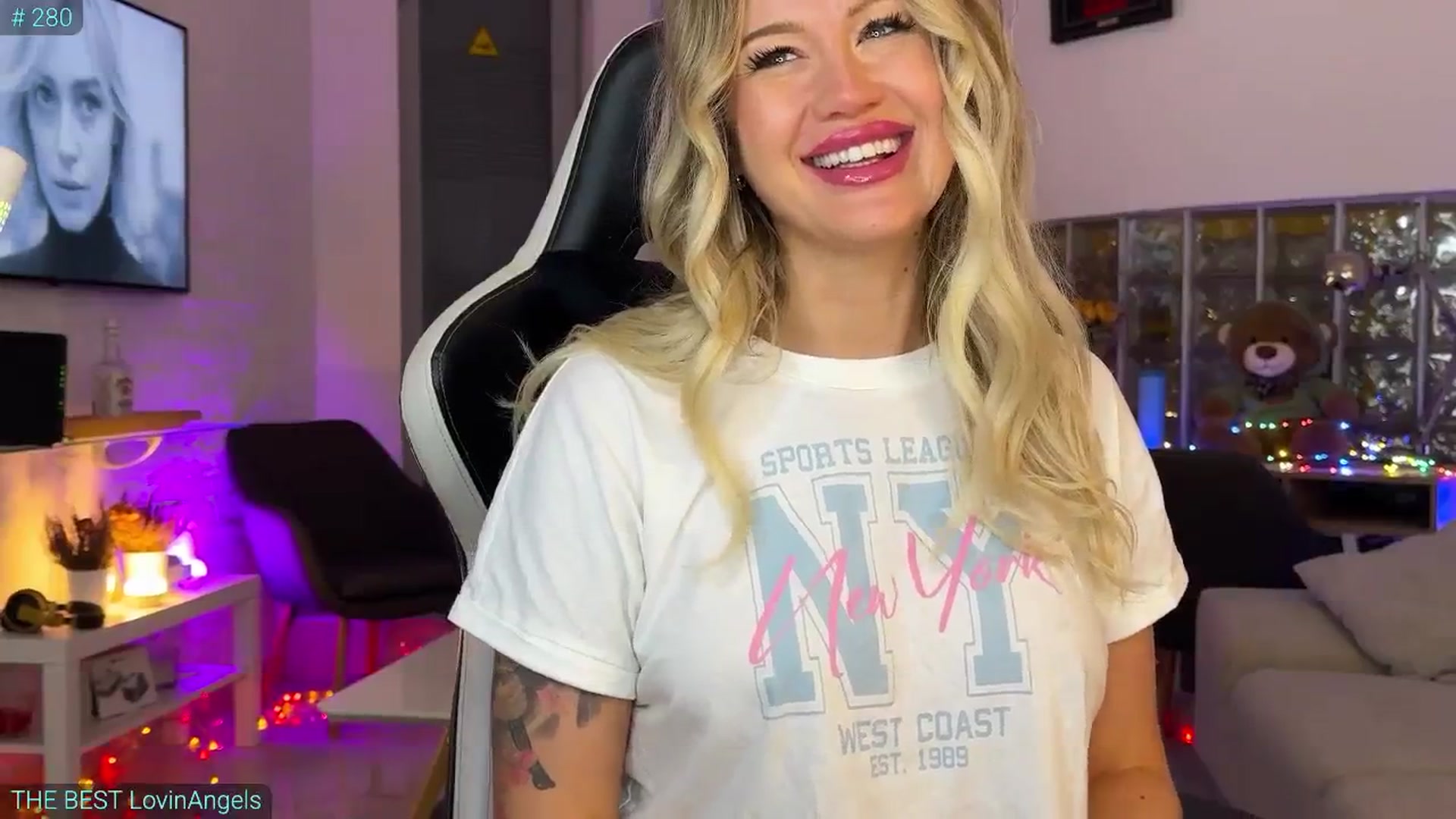 Gallery image thumbnail from AlexiAngel's myfreecams stream on, 10/14/2025, 05:41 image 7 of 20