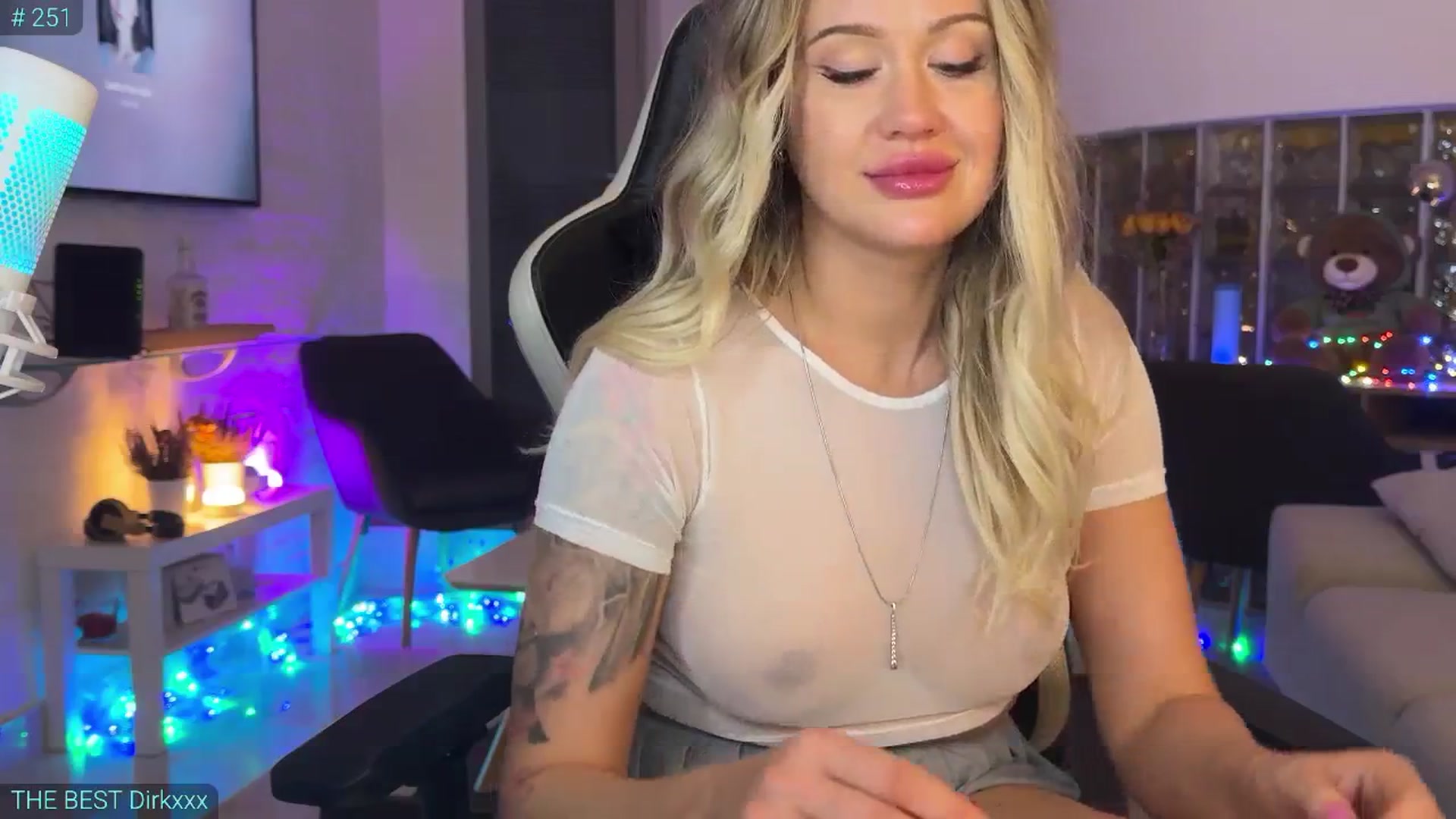 Gallery image thumbnail from AlexiAngel's myfreecams stream on, 10/14/2025, 17:07 image 16 of 20
