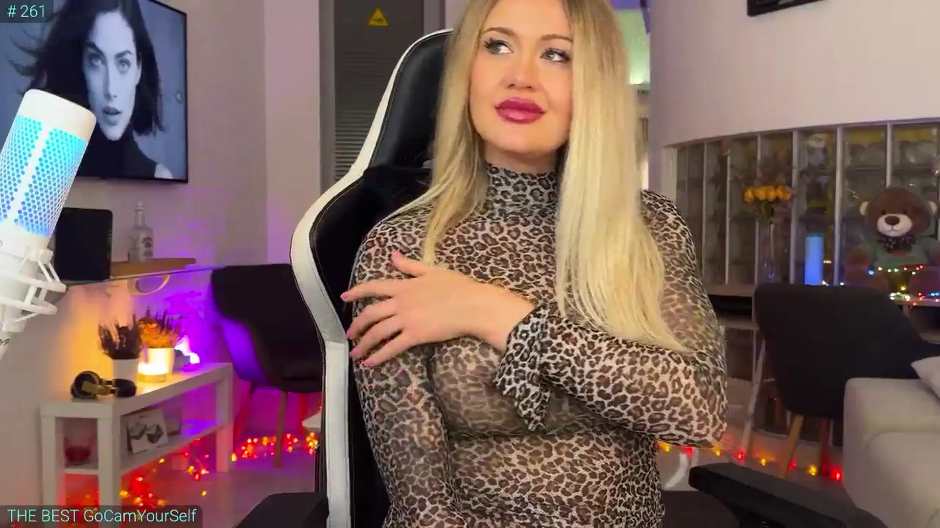 Gallery image thumbnail from AlexiAngel's myfreecams stream on, 10/15/2025, 07:02 image 18 of 20