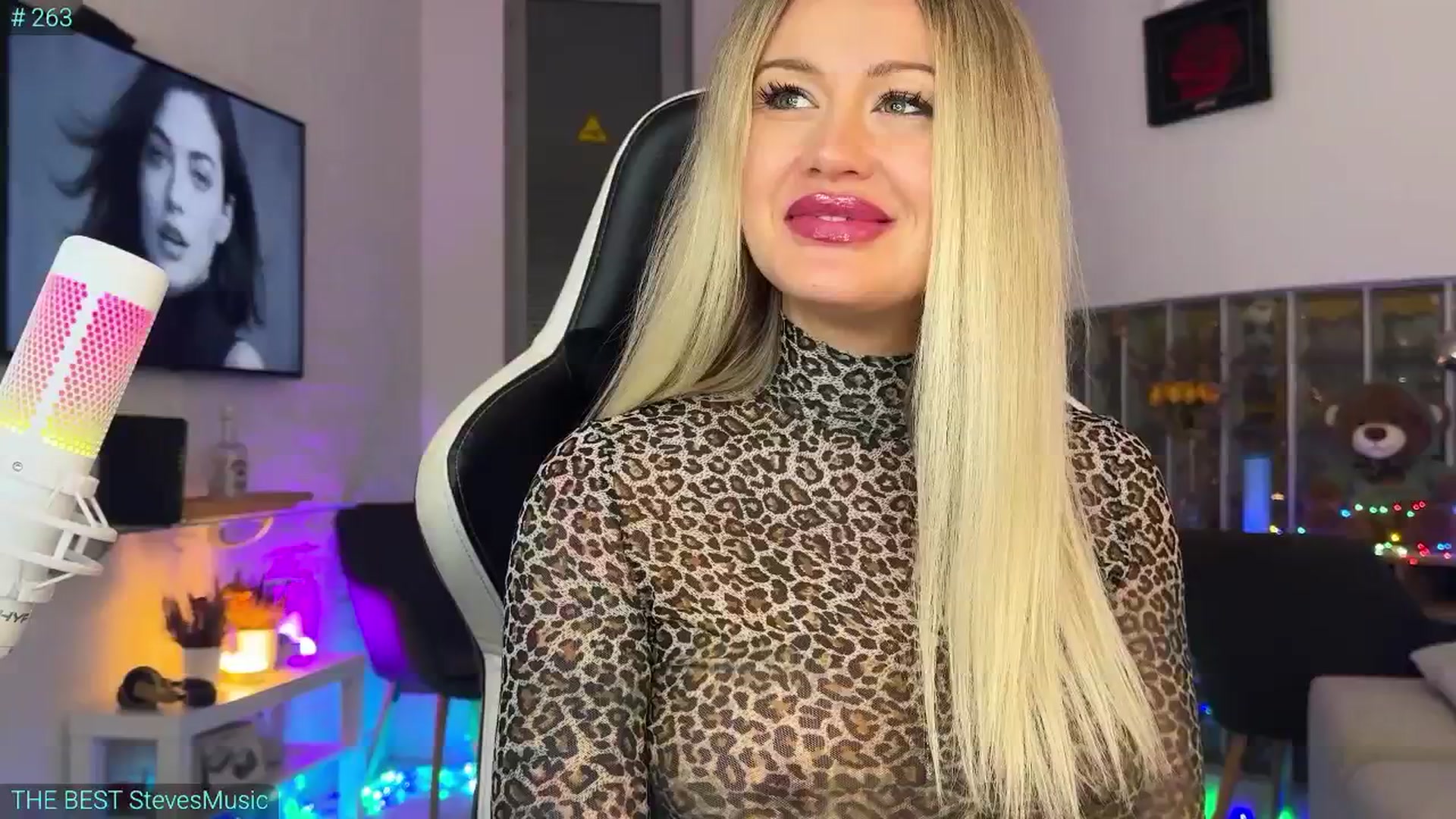 Gallery image thumbnail from AlexiAngel's myfreecams stream on, 10/15/2025, 07:02 image 3 of 20
