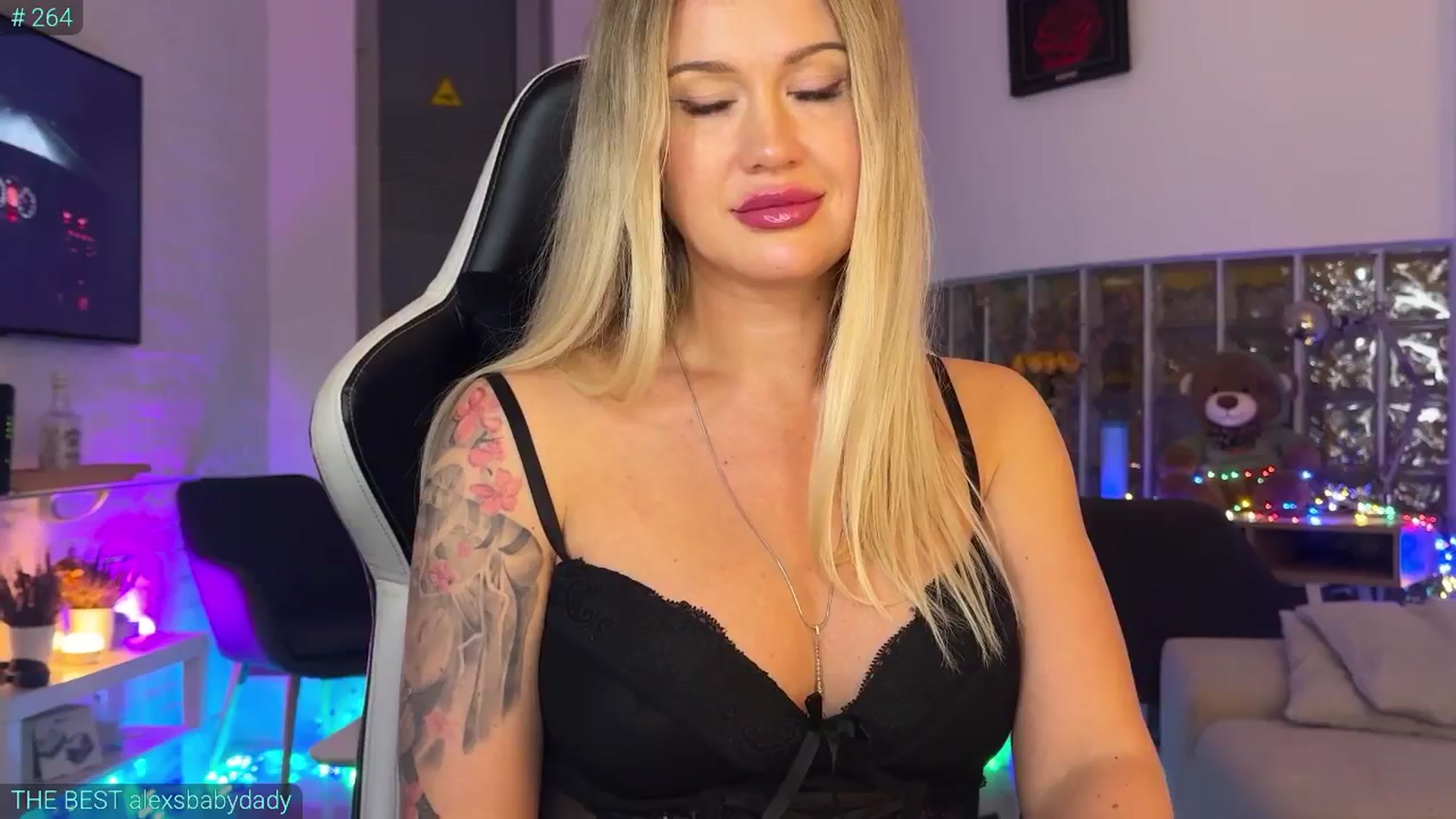 Gallery image thumbnail from AlexiAngel's myfreecams stream on, 10/15/2025, 18:03 image 19 of 20