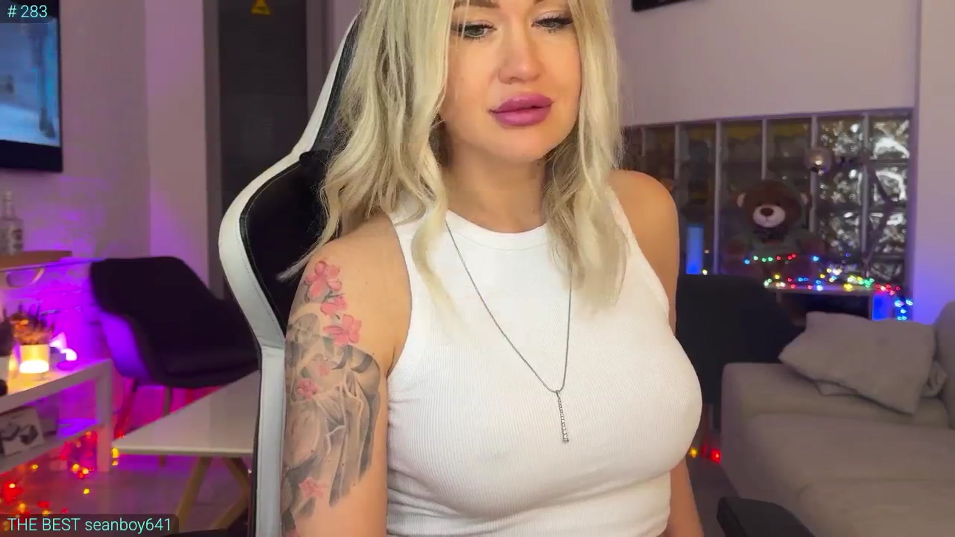 Gallery image thumbnail from AlexiAngel's myfreecams stream on, 10/22/2025, 06:57 image 14 of 20