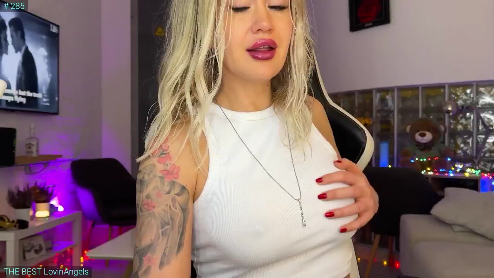 Gallery image thumbnail from AlexiAngel's myfreecams stream on, 10/23/2025, 06:26 image 12 of 20