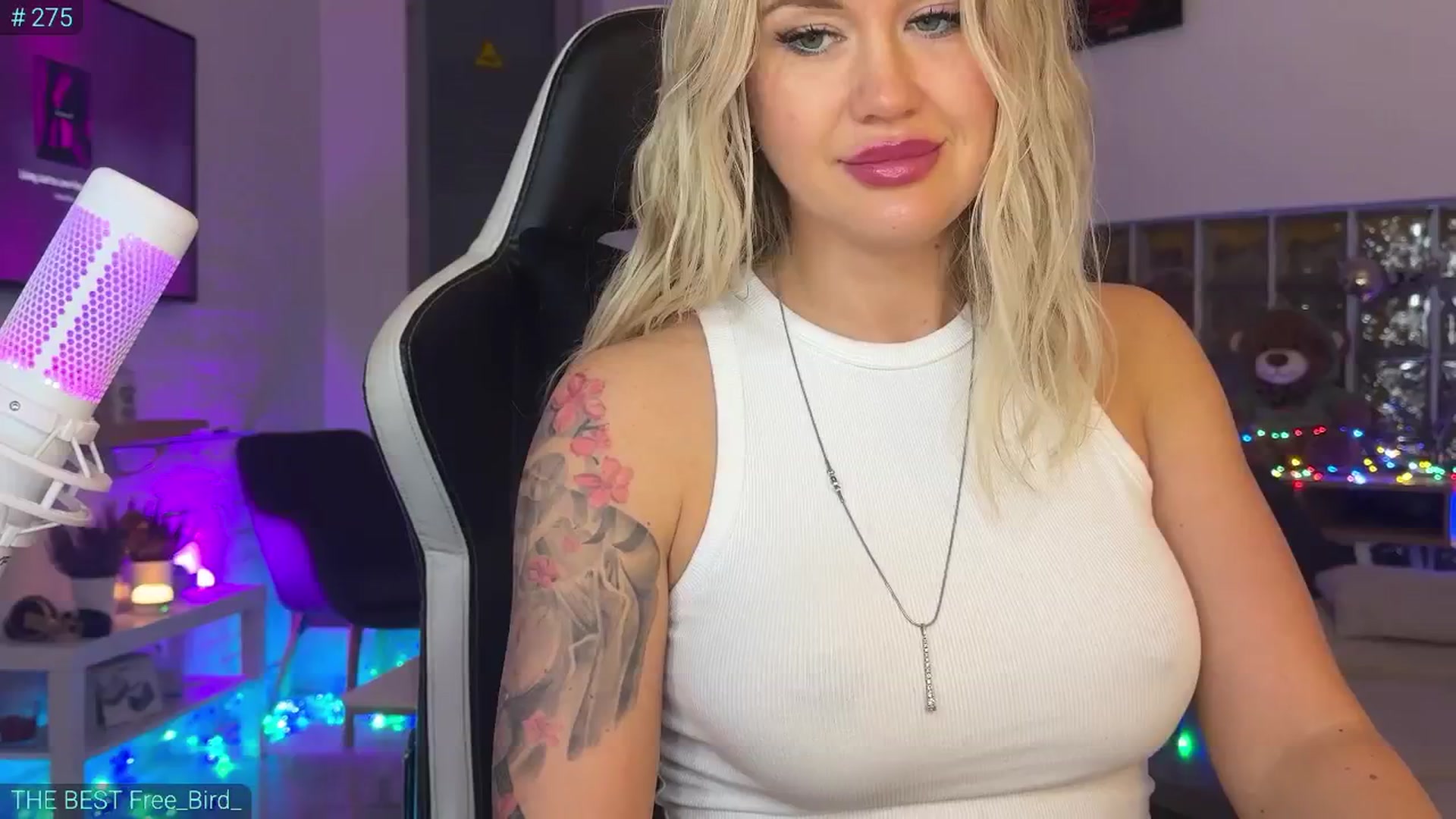 Gallery image thumbnail from AlexiAngel's myfreecams stream on, 10/27/2025, 17:48 image 6 of 20