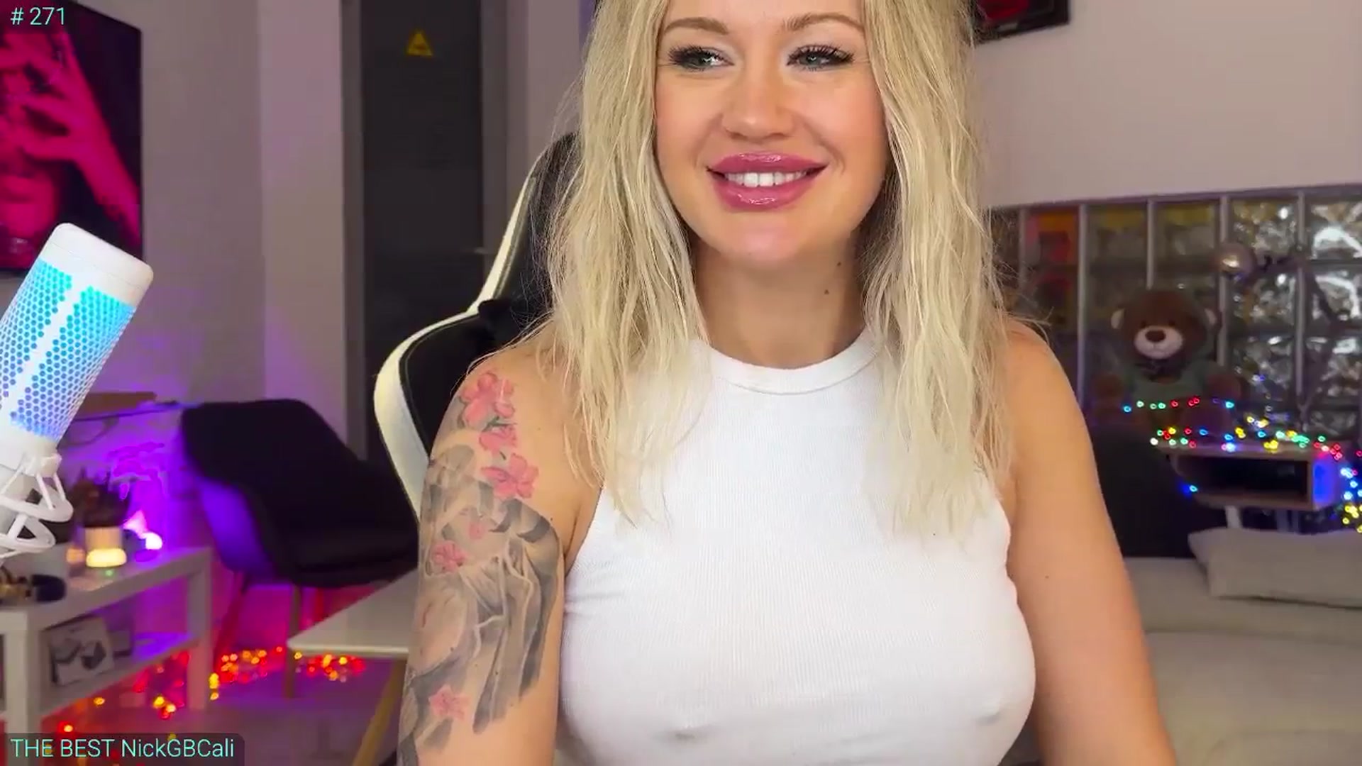 Gallery image thumbnail from AlexiAngel's myfreecams stream on, 10/28/2025, 06:50 image 18 of 20