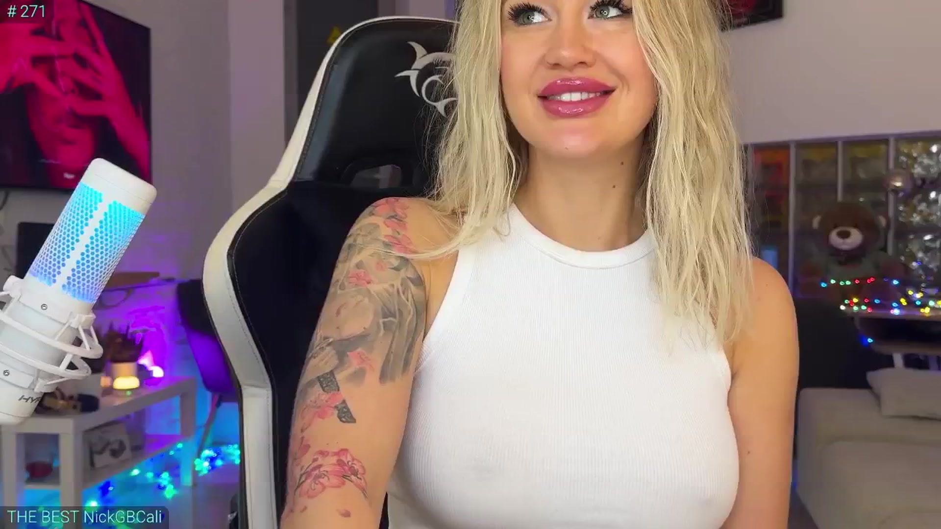 Gallery image thumbnail from AlexiAngel's myfreecams stream on, 10/28/2025, 06:50 image 3 of 20