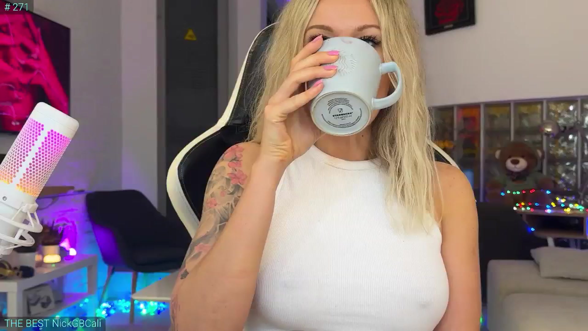 Gallery image thumbnail from AlexiAngel's myfreecams stream on, 10/28/2025, 07:35 image 6 of 20