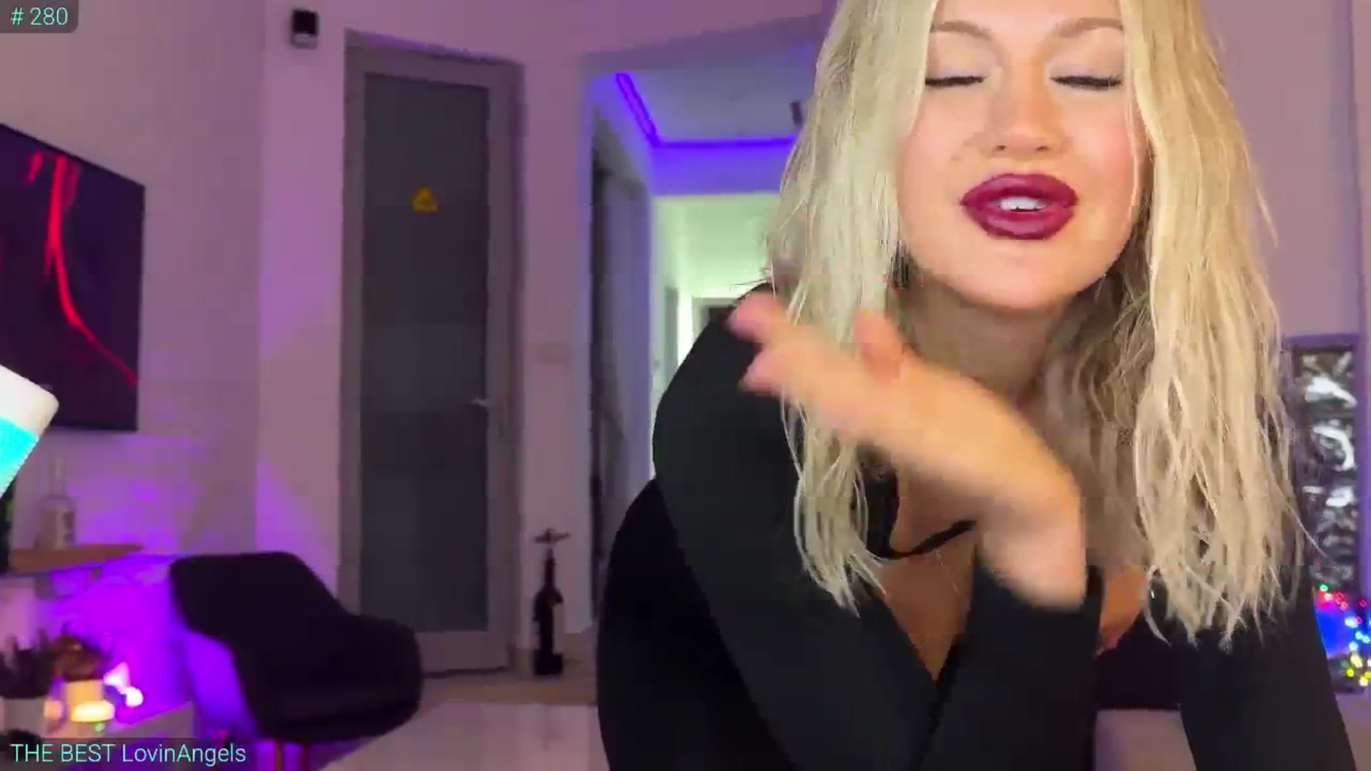 Gallery image thumbnail from AlexiAngel's myfreecams stream on, 10/29/2025, 18:35 image 2 of 20