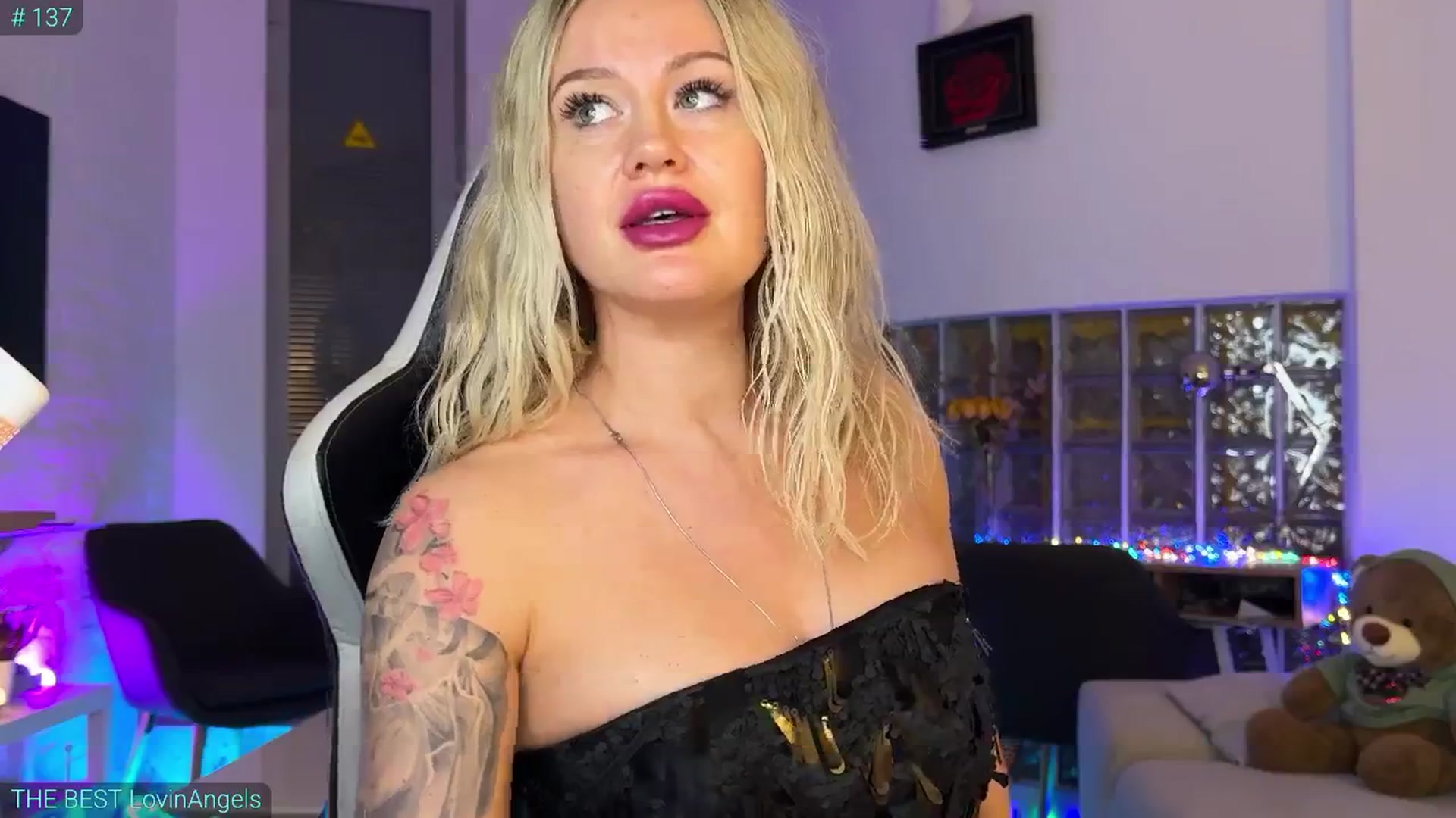 Gallery image thumbnail from AlexiAngel's myfreecams stream on, 11/02/2025, 18:41 image 3 of 20