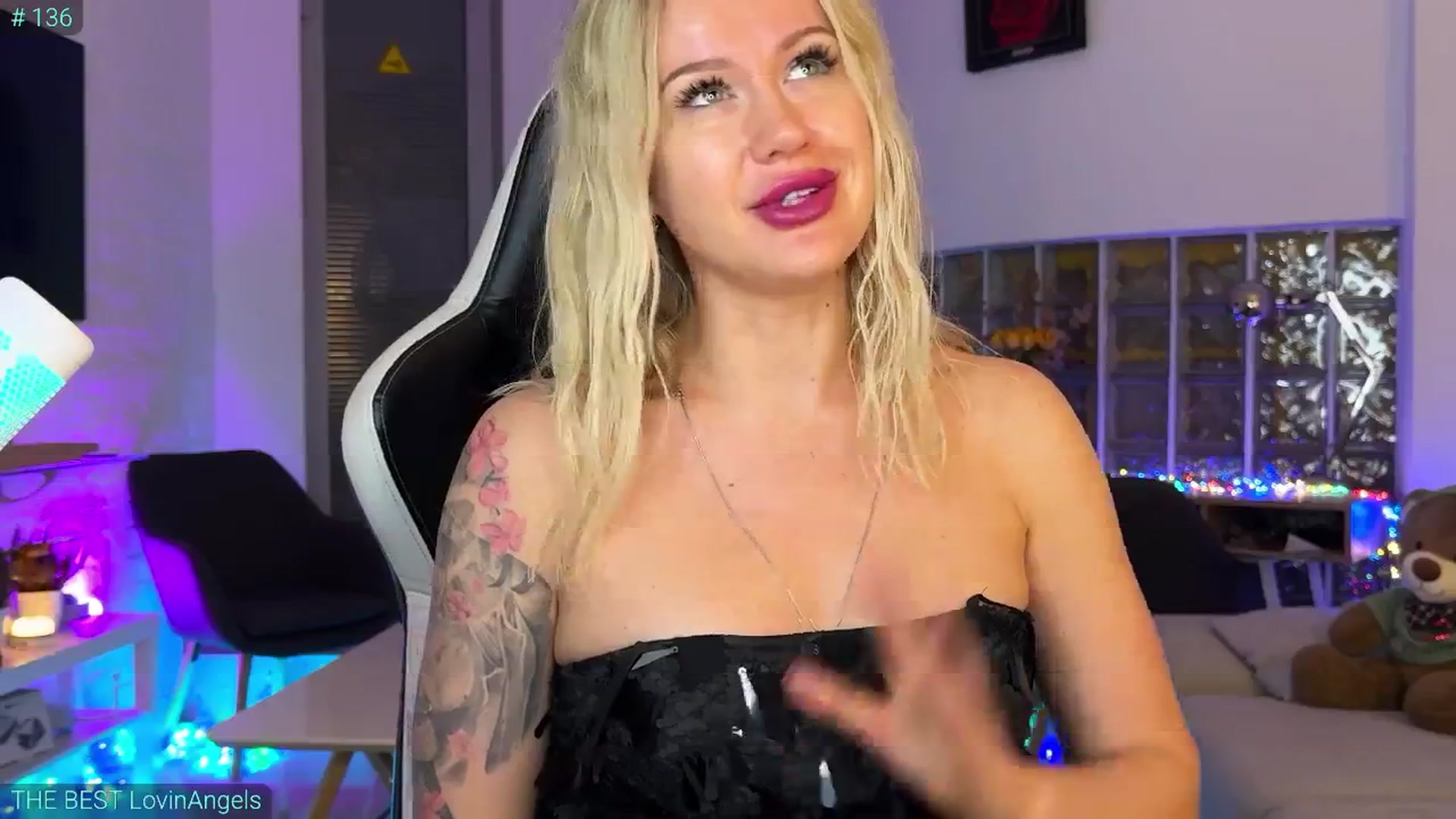 Gallery image thumbnail from AlexiAngel's myfreecams stream on, 11/02/2025, 18:41 image 18 of 20