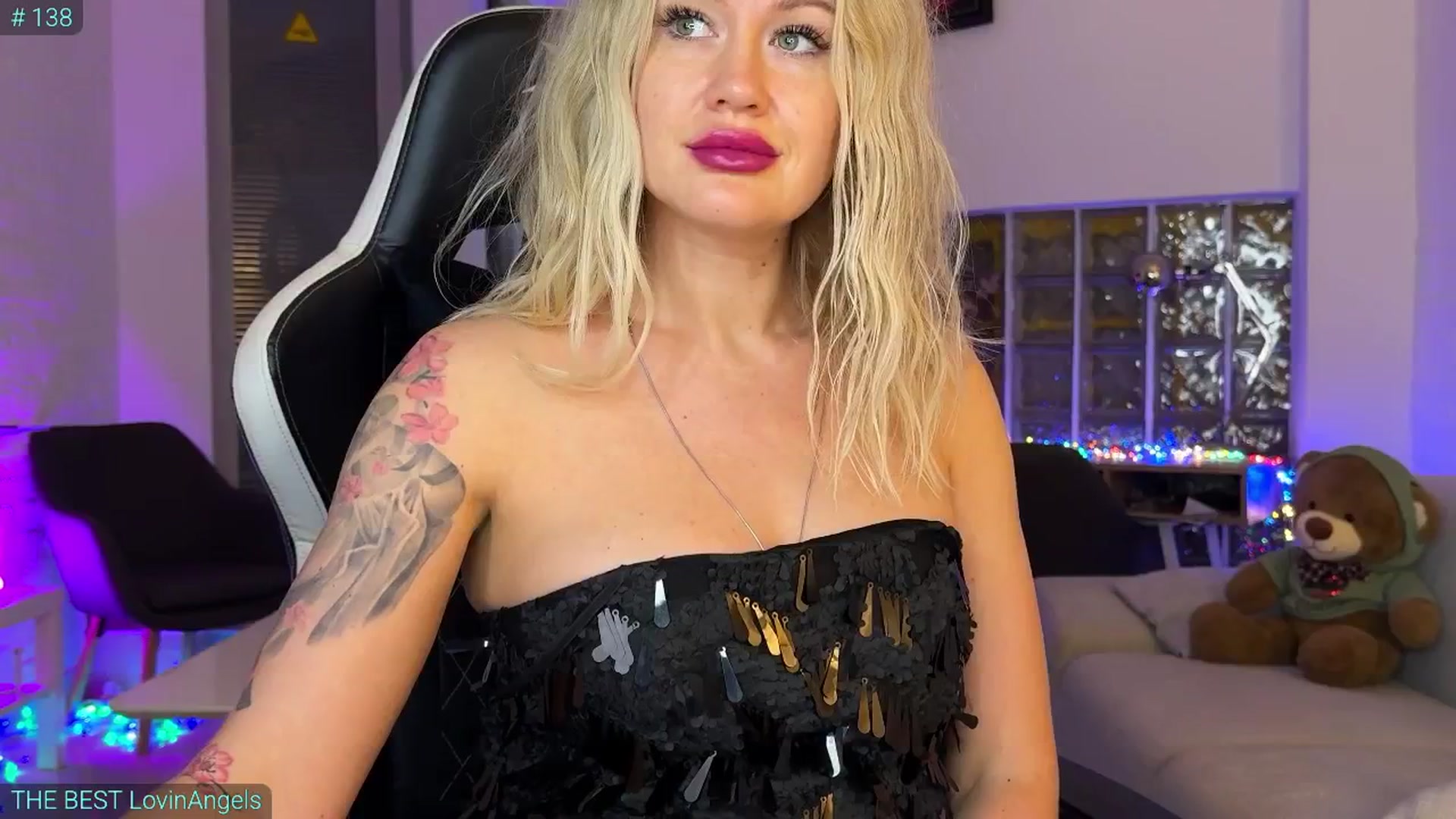 Gallery image thumbnail from AlexiAngel's myfreecams stream on, 11/02/2025, 18:41 image 6 of 20