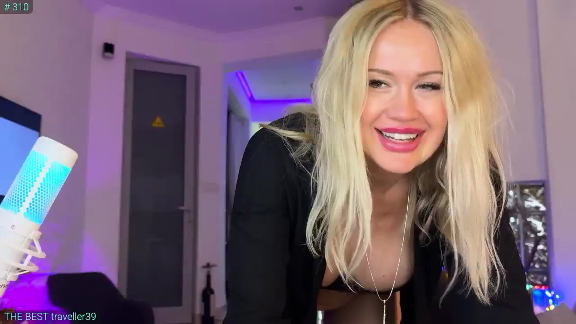 Gallery image thumbnail from AlexiAngel's myfreecams stream on, 11/07/2025, 18:42 image 7 of 20