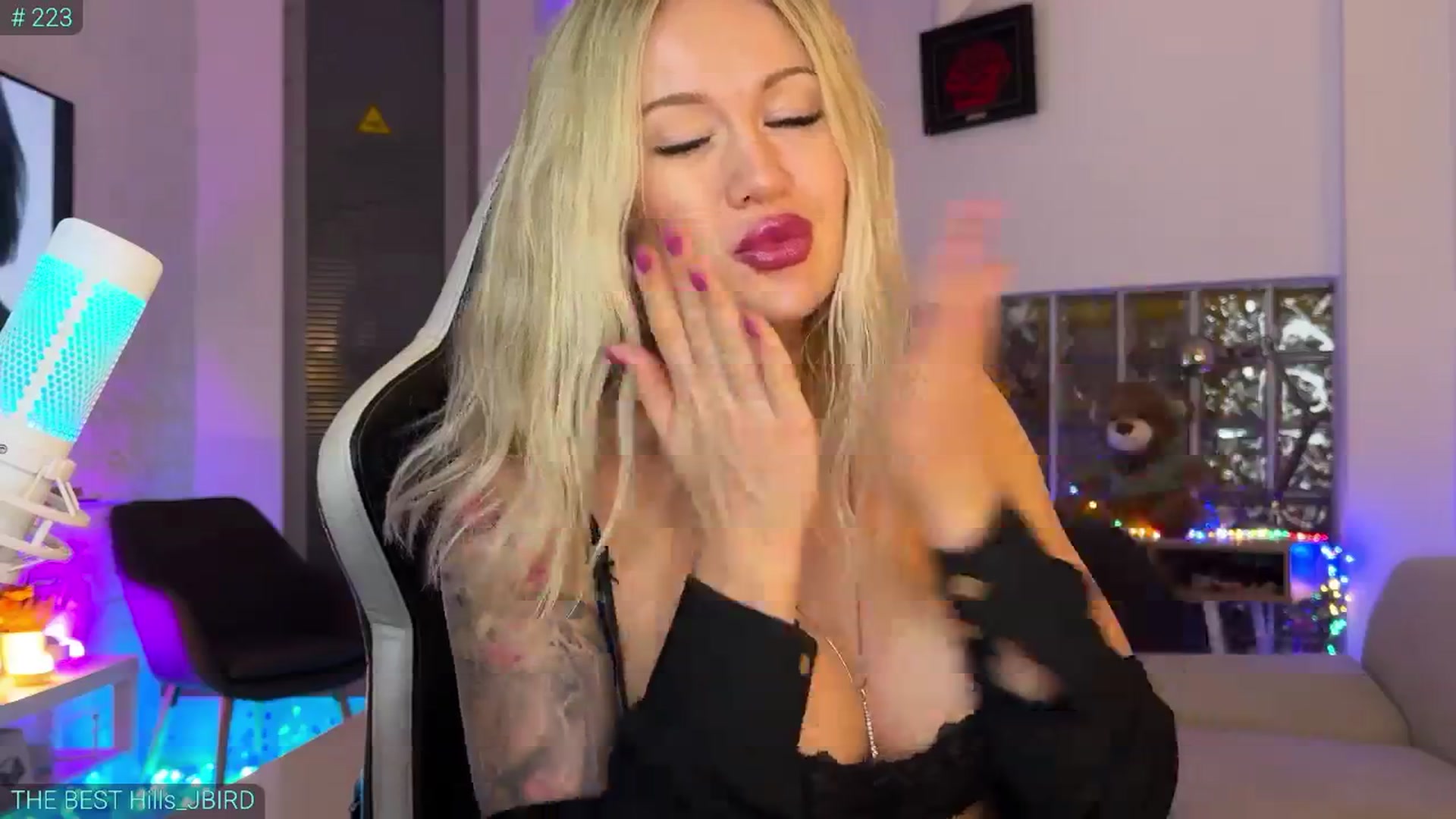 Gallery image thumbnail from AlexiAngel's myfreecams stream on, 11/10/2025, 06:01 image 8 of 20