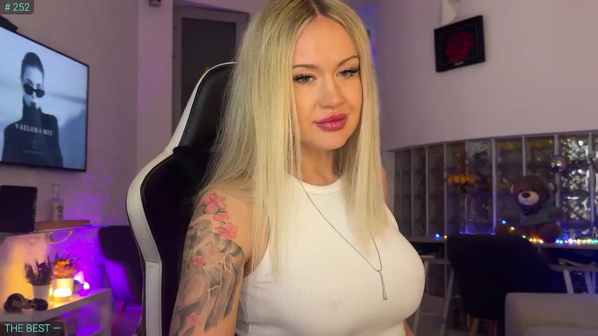 Gallery image thumbnail from AlexiAngel's myfreecams stream on, 11/12/2025, 07:44 image 3 of 20