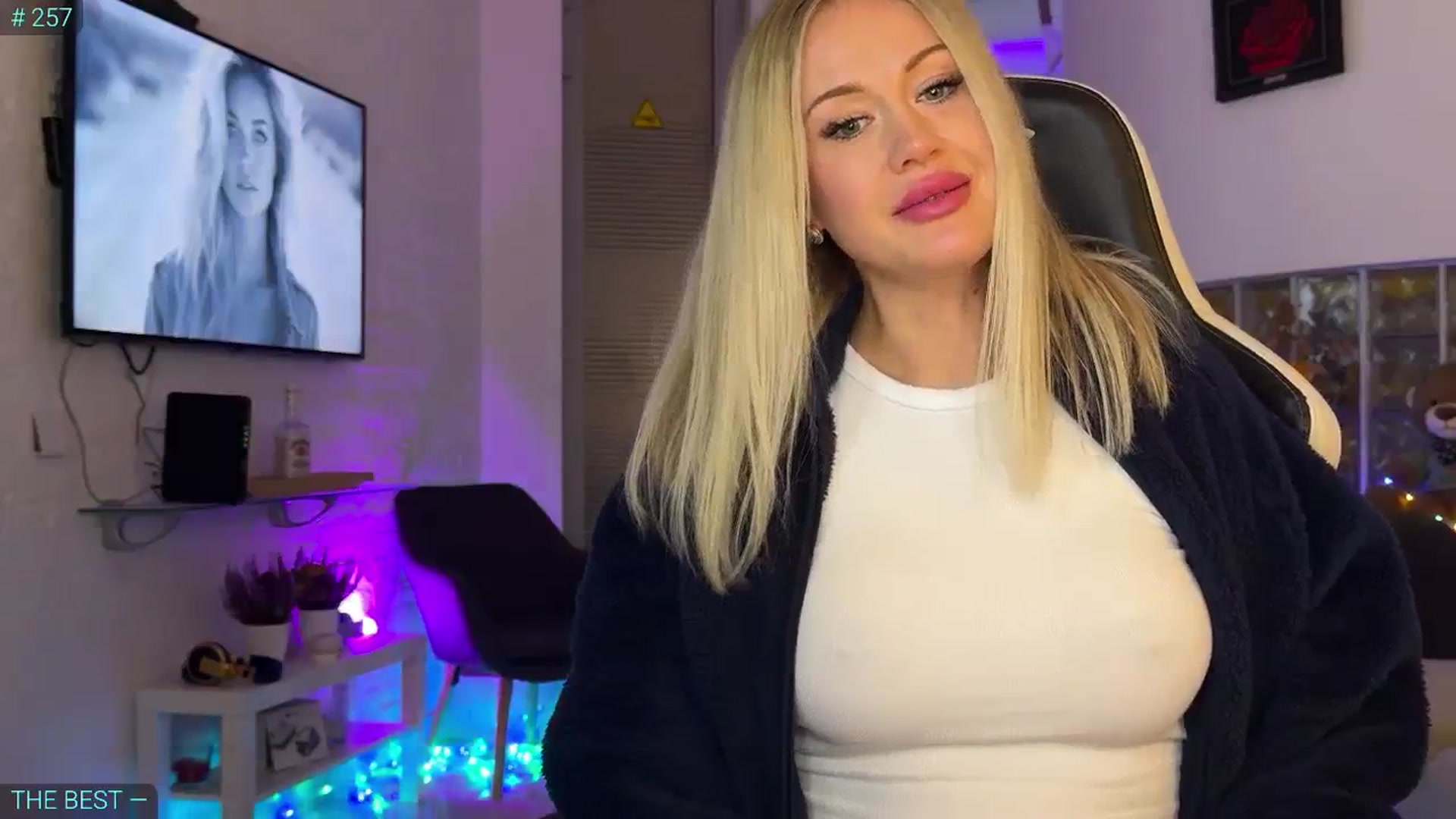 Gallery image thumbnail from AlexiAngel's myfreecams stream on, 11/12/2025, 17:20 image 9 of 20