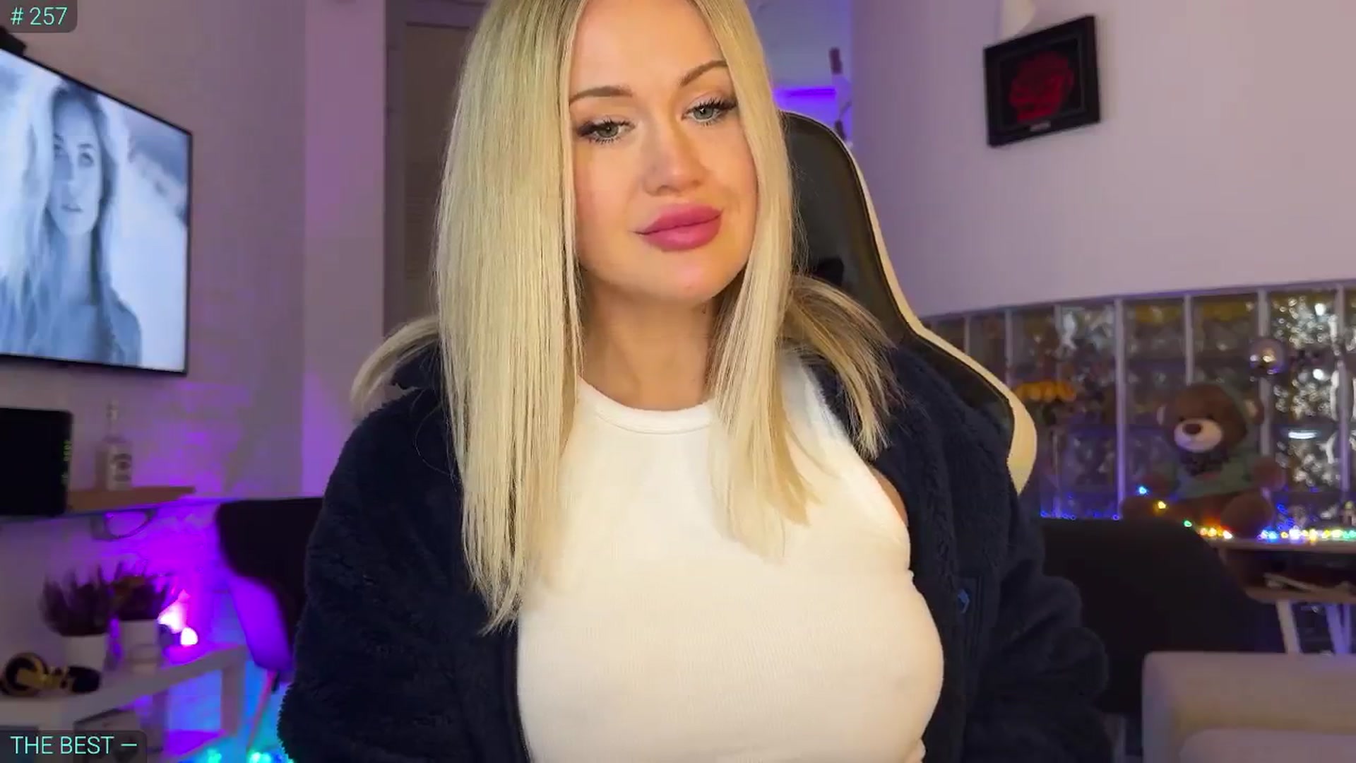 Gallery image thumbnail from AlexiAngel's myfreecams stream on, 11/12/2025, 17:20 image 19 of 20