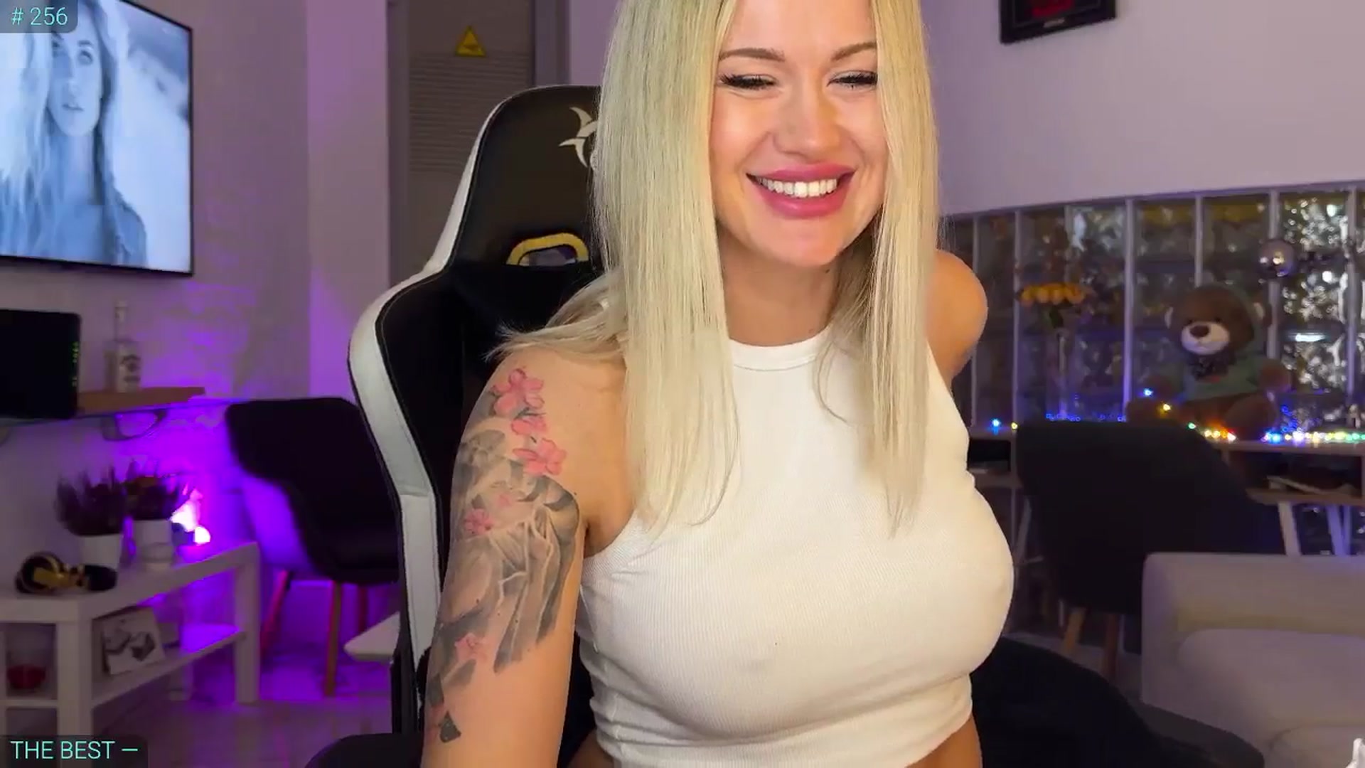 Gallery image thumbnail from AlexiAngel's myfreecams stream on, 11/12/2025, 17:39 image 7 of 20