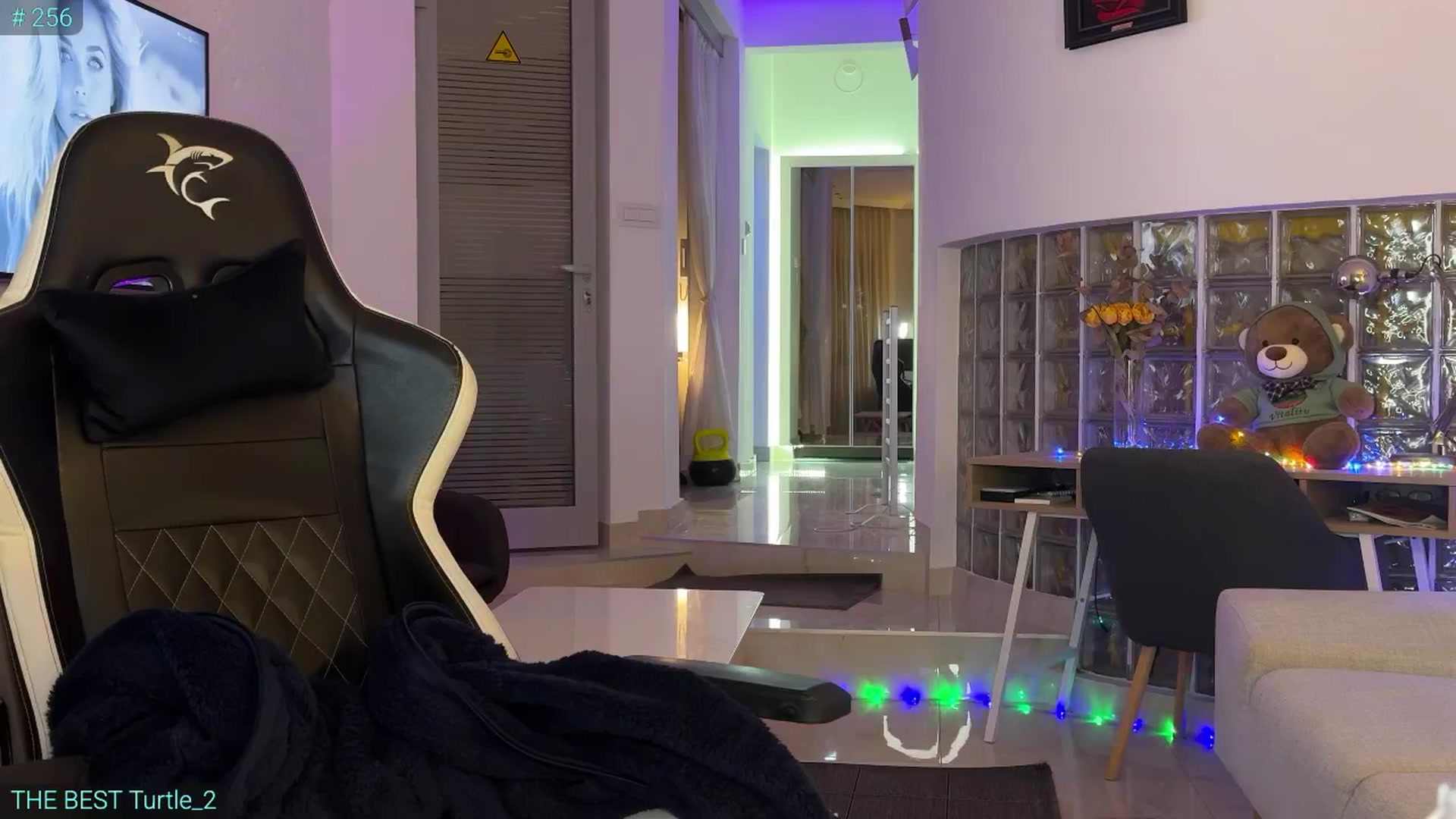 Gallery image thumbnail from AlexiAngel's myfreecams stream on, 11/12/2025, 17:39 image 15 of 20