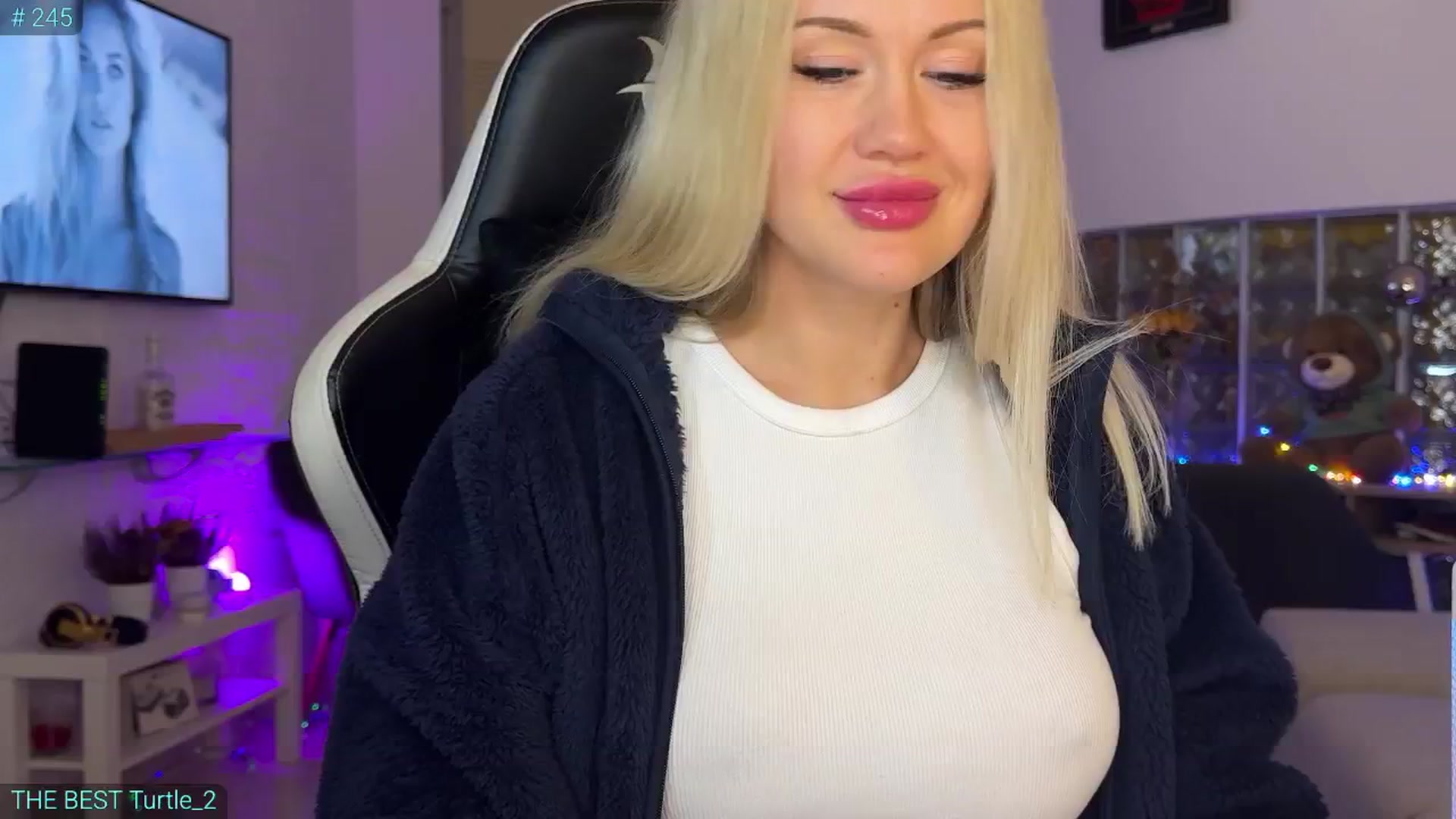Gallery image thumbnail from AlexiAngel's myfreecams stream on, 11/12/2025, 18:21 image 3 of 20