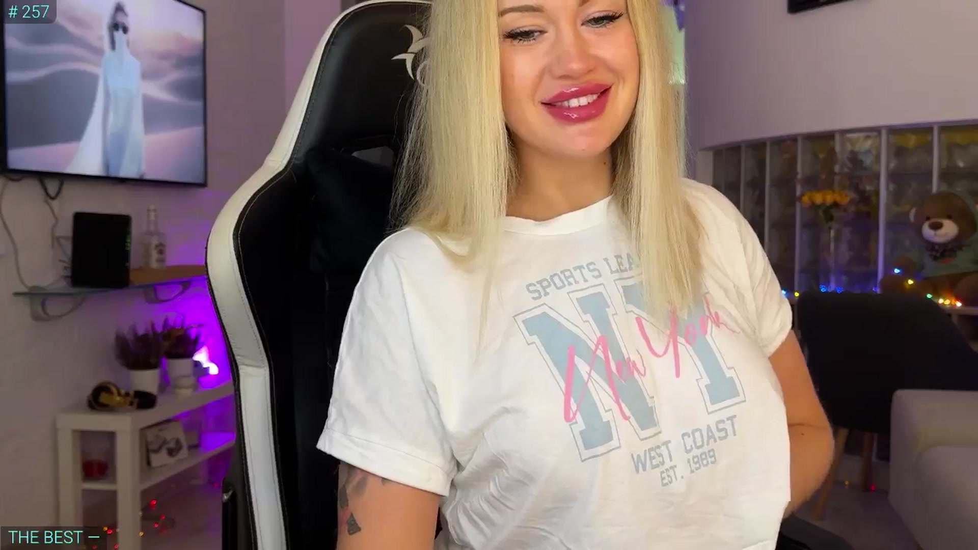 Gallery image thumbnail from AlexiAngel's myfreecams stream on, 11/14/2025, 07:56 image 3 of 20