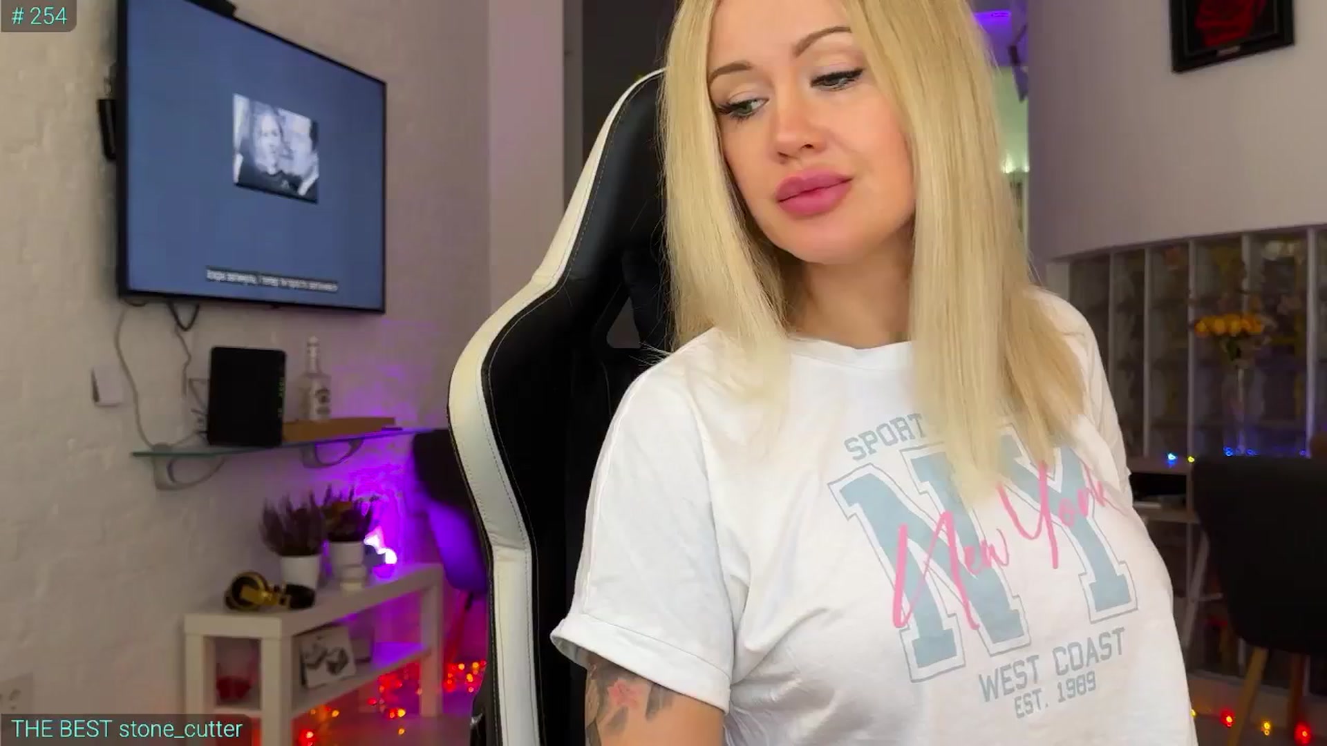 Gallery image thumbnail from AlexiAngel's myfreecams stream on, 11/14/2025, 07:56 image 20 of 20
